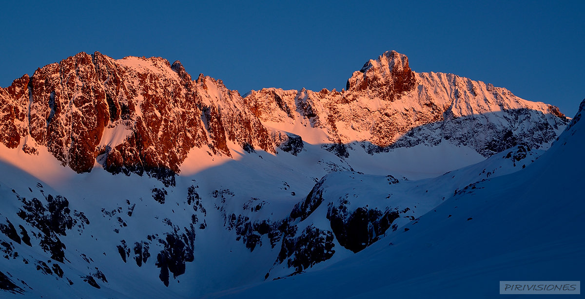 pirivisiones; Montaña; Pirineos; Pyrenées; Esqui de montaña; Francia; Hautes Pyrénées; Luz-Saint-Sauveu; Midi-Pyrénées; Ruisseau de l'Yse; Vallée de Barèges - Bastan; Vallée de Luz; Parc Nat