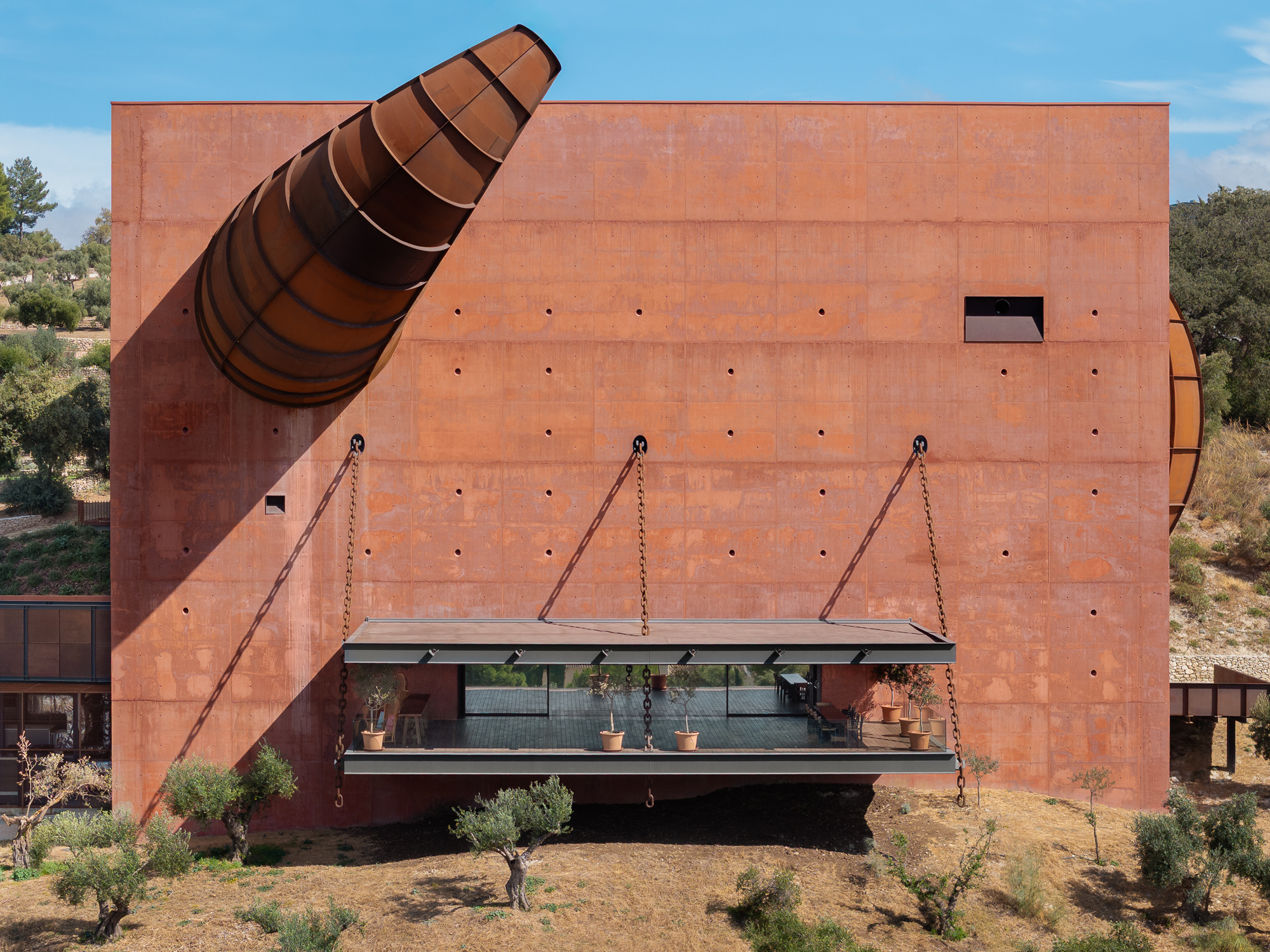 La Almazara, fachada | Dani Vottero, fotógrafo de arquitectura