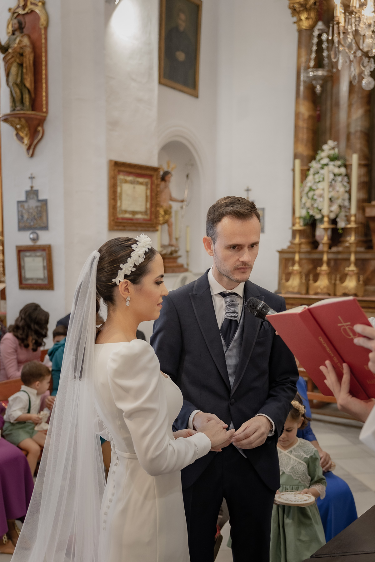 Preciosa Boda de Otoño en Villaverde del Río: El Evento de Rosario y Jesús