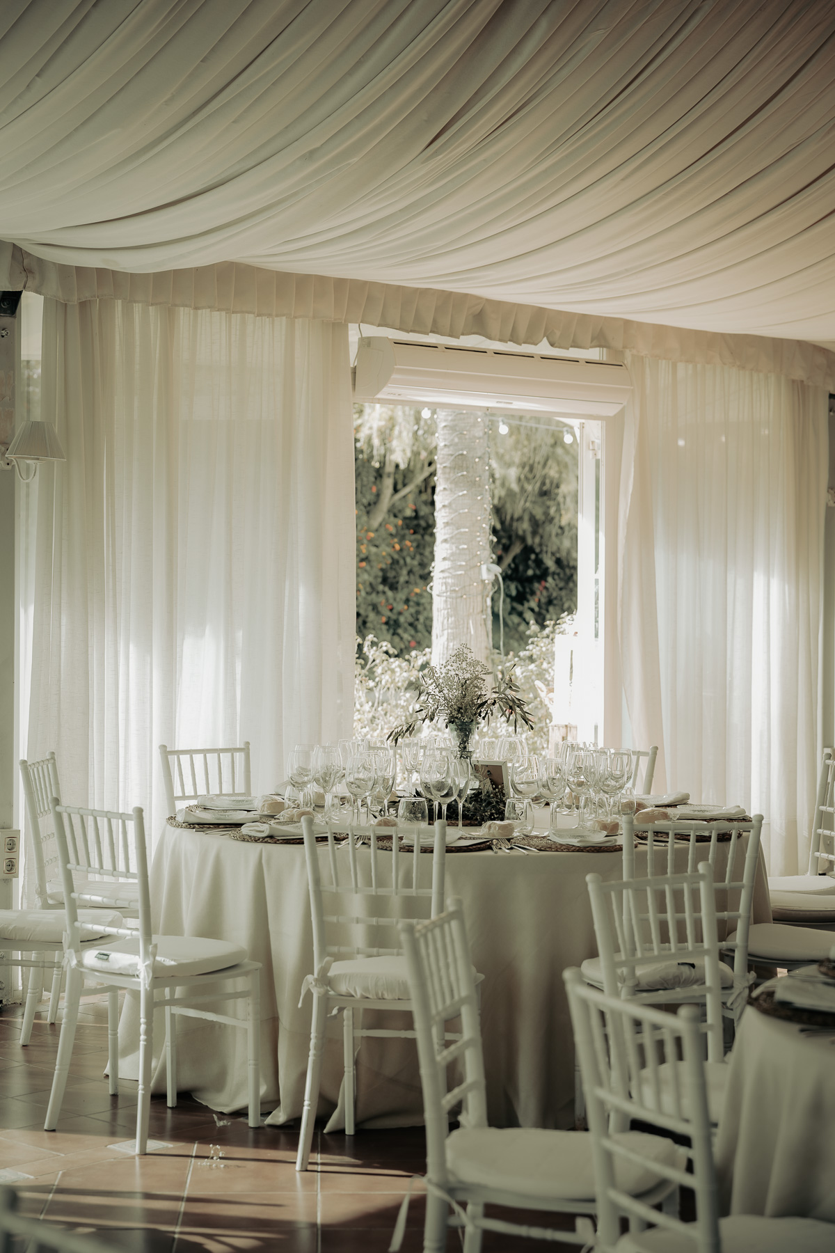 Preciosa Boda de Otoño en Villaverde del Río: El Evento de Rosario y Jesús