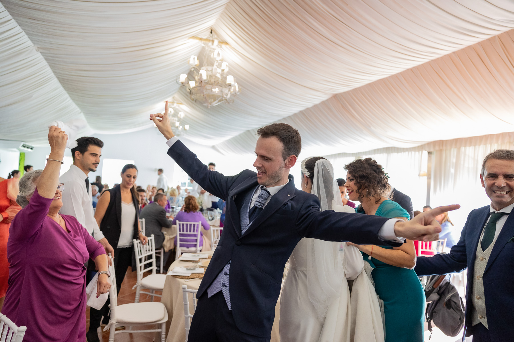 Preciosa Boda de Otoño en Villaverde del Río: El Evento de Rosario y Jesús