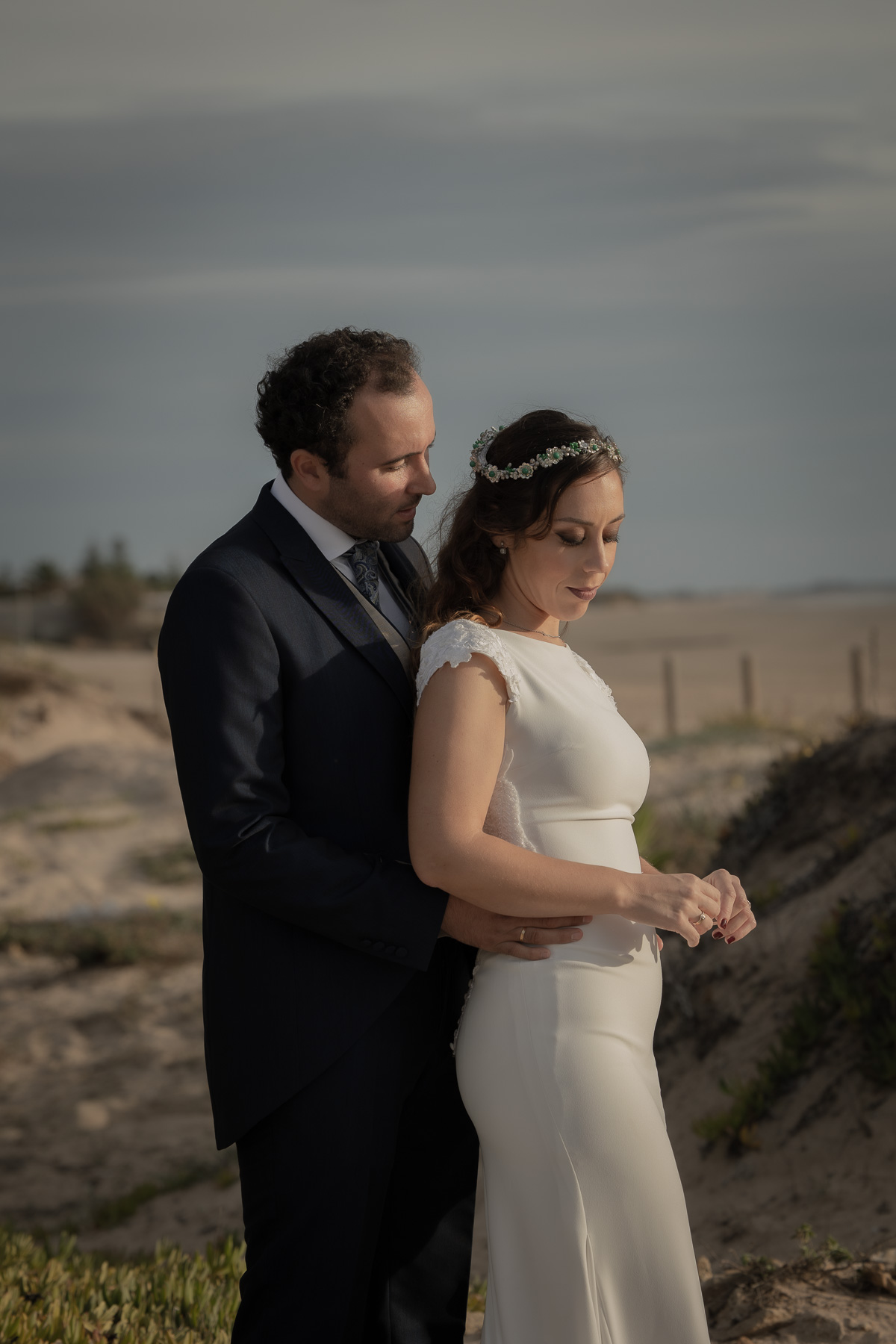 Sesión Postboda en Chipiona: Aurea y Rafael en la Playa de las Tres Piedras. Foto Alba 03/11/2022