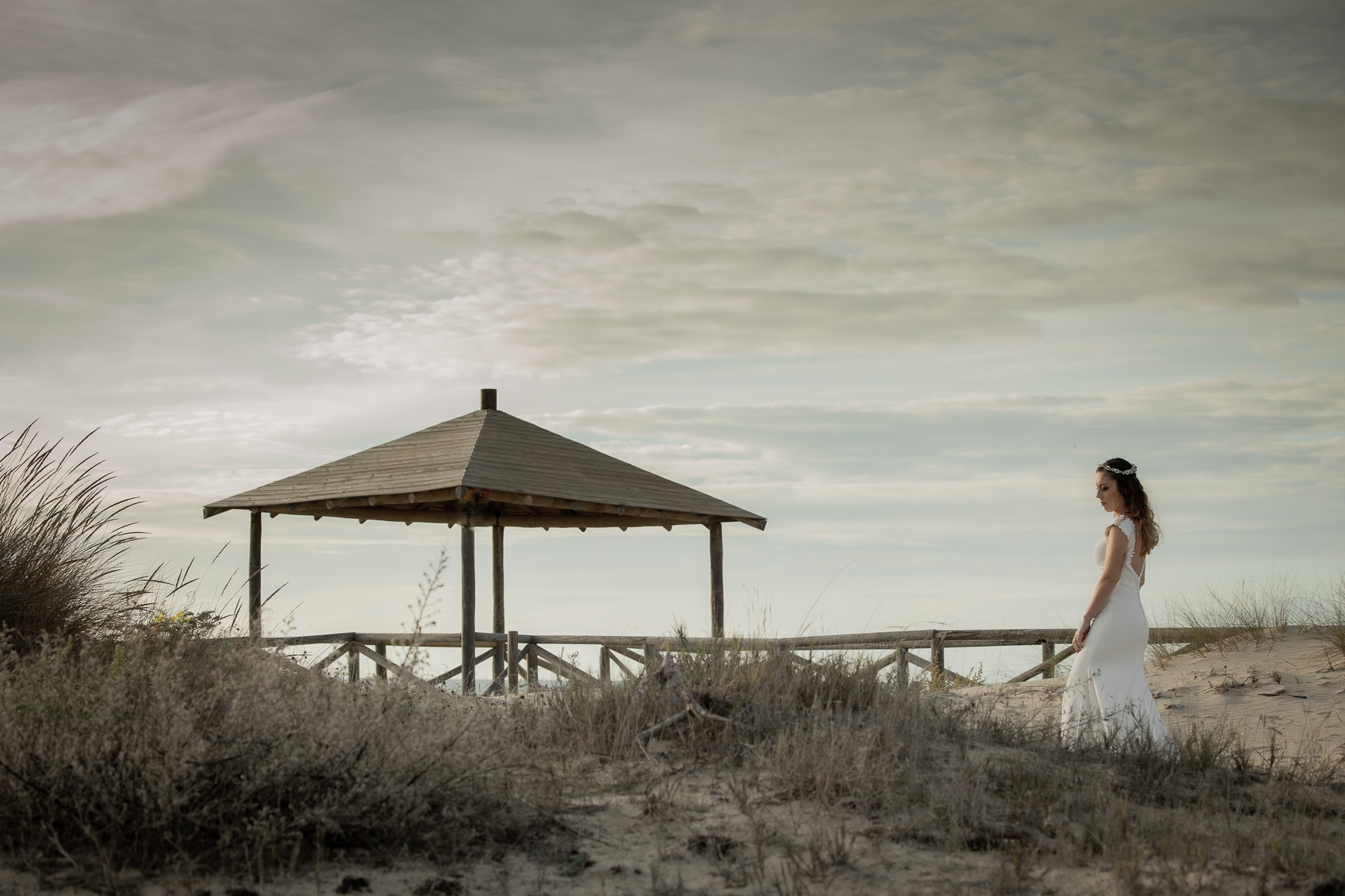 Sesión Postboda en Chipiona: Aurea y Rafael en la Playa de las Tres Piedras. Foto Alba 03/11/2022