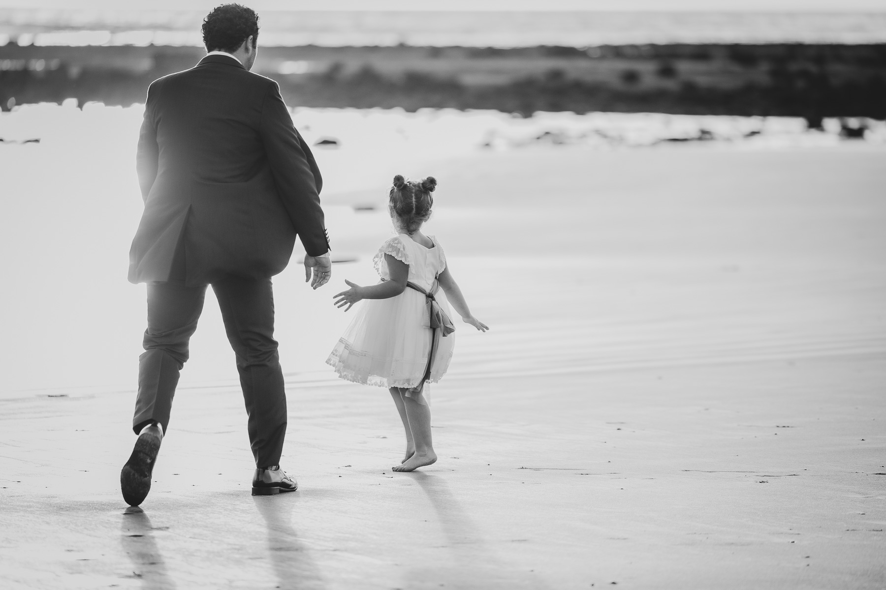 Sesión Postboda en Chipiona: Aurea y Rafael en la Playa de las Tres Piedras. Foto Alba 03/11/2022