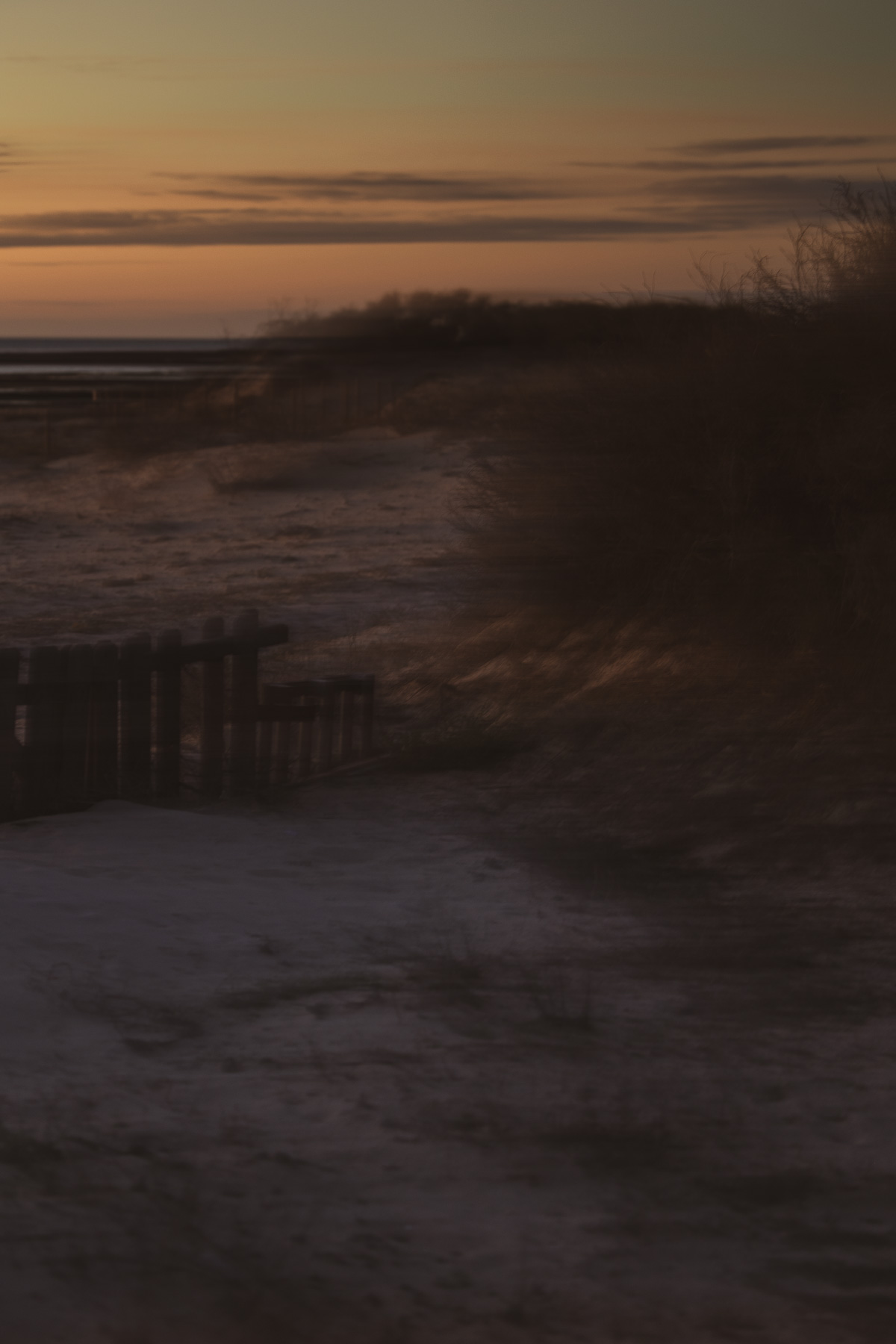 Anochecer en la Playa de las Tres Piedras. Foto Alba 03/11/2022