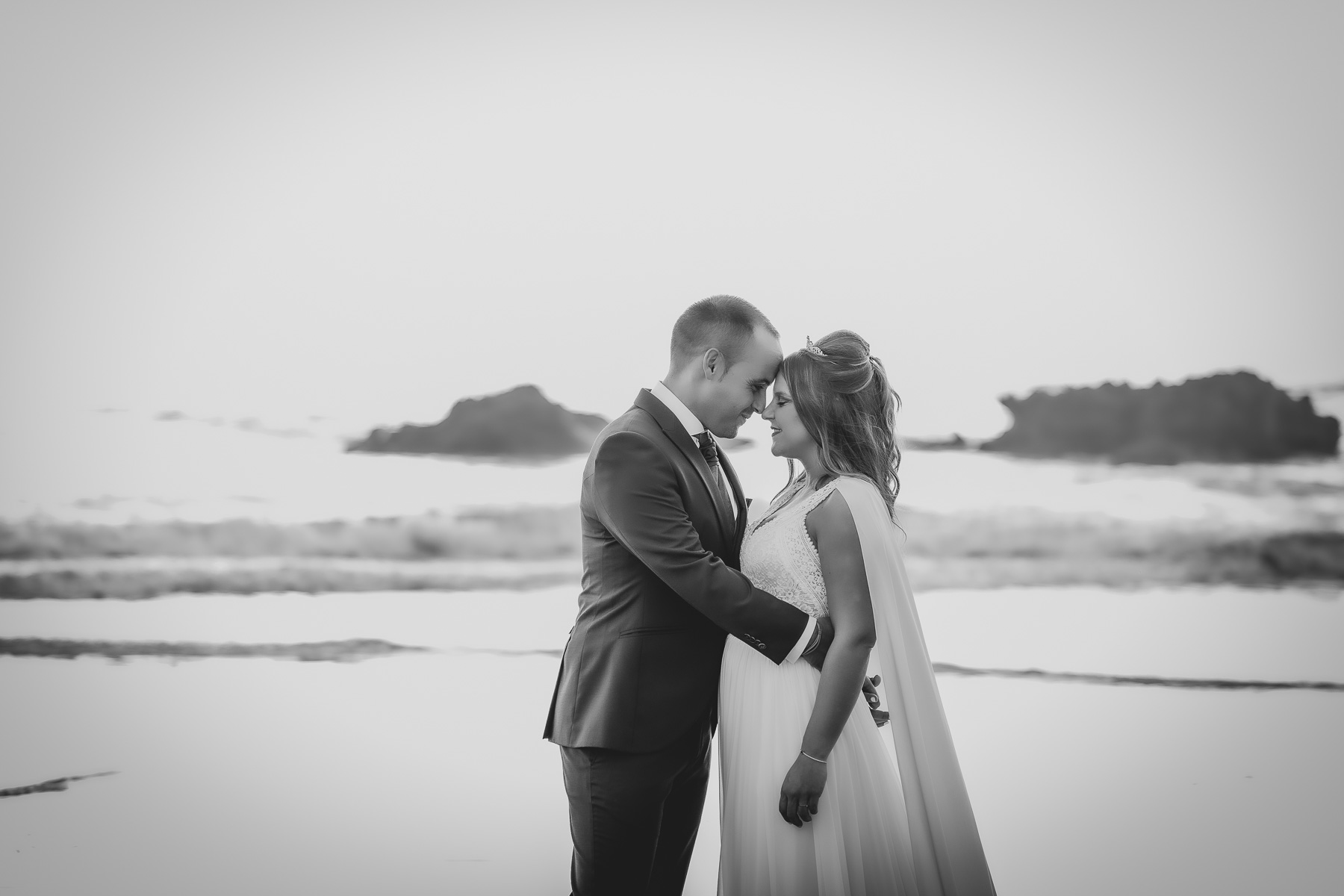 Postboda en las Playas de Conil: Descubriendo Las Calas de Roche