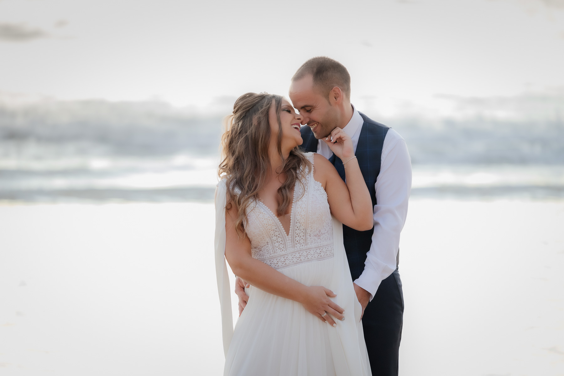 Postboda en las Playas de Conil: Descubriendo Las Calas de Roche