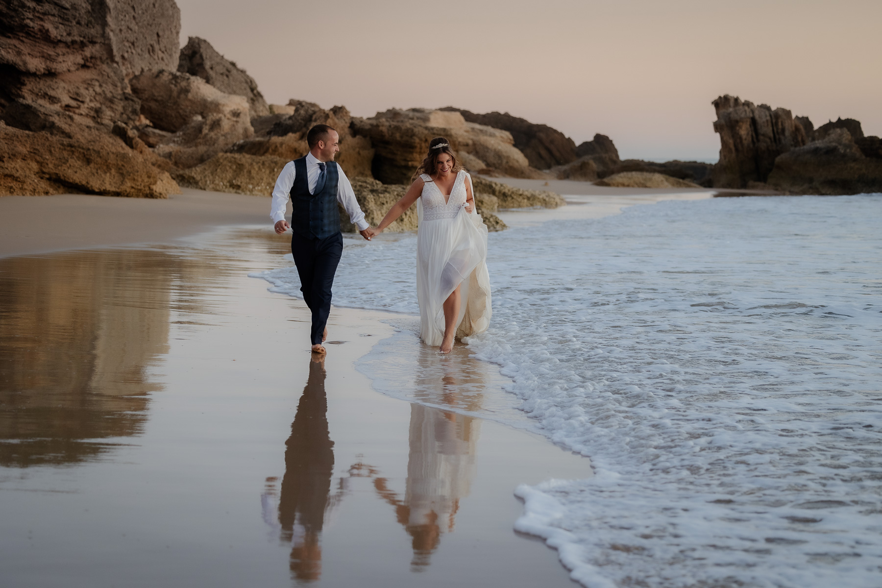 Postboda en las Playas de Conil: Descubriendo Las Calas de Roche