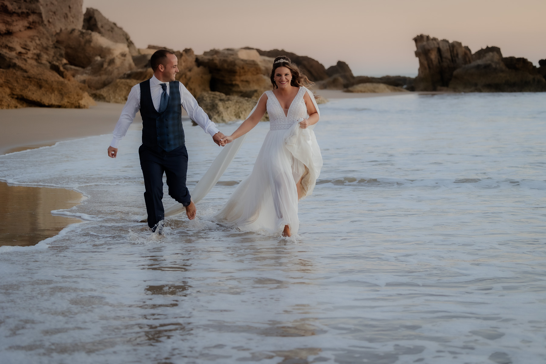 Postboda en las Playas de Conil: Descubriendo Las Calas de Roche