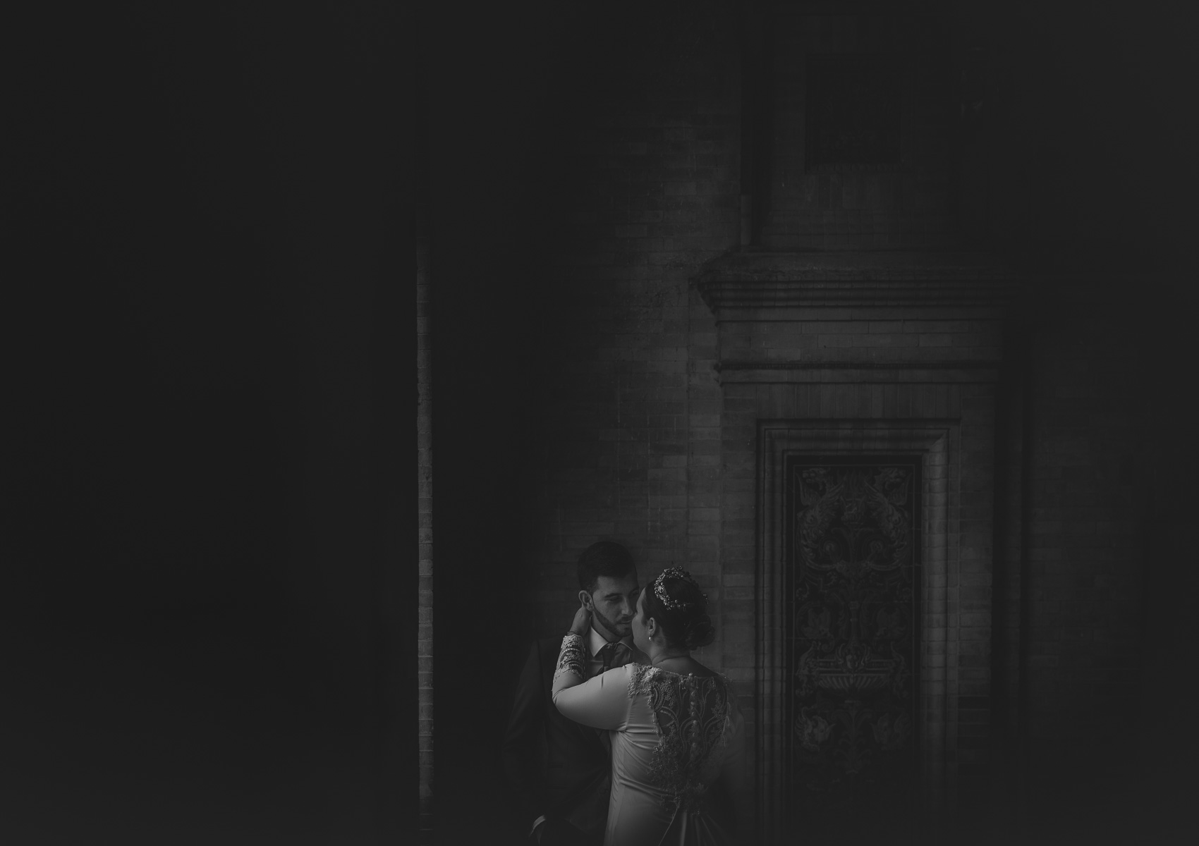 Post Boda de Marina y José en la Plaza de España de Sevilla. © Foto Aba 2022