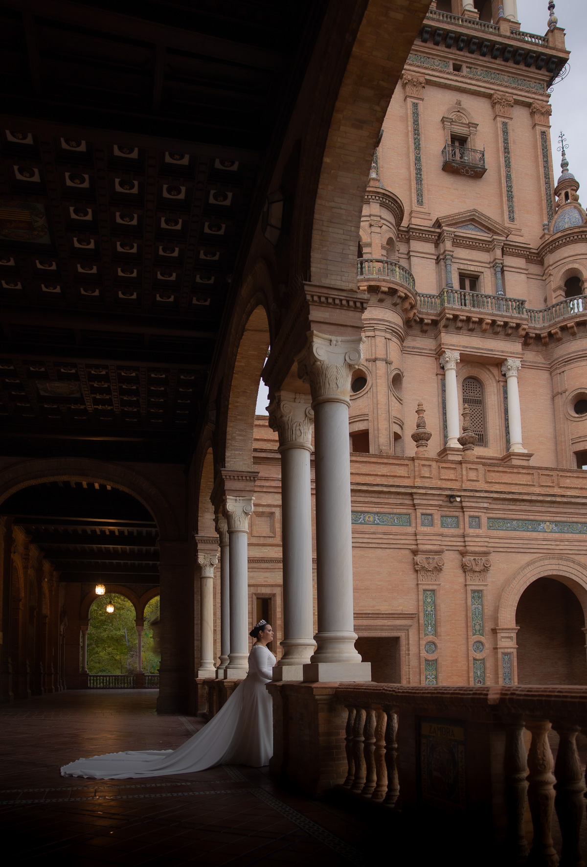Post Boda de Marina y José en la Plaza de España de Sevilla. © Foto Aba 2022