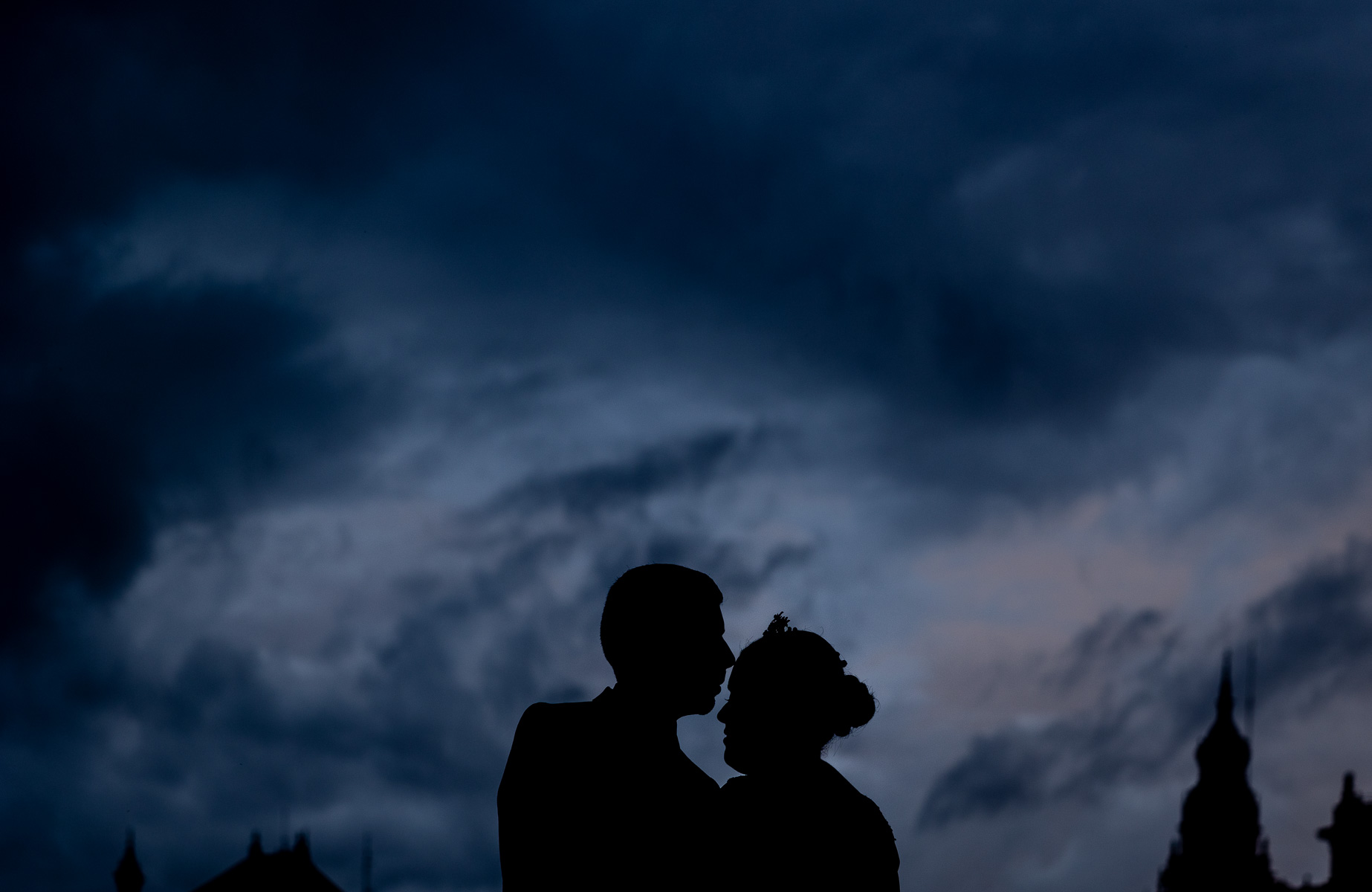 Post Boda de Marina y José en la Plaza de España de Sevilla. © Foto Aba 2022