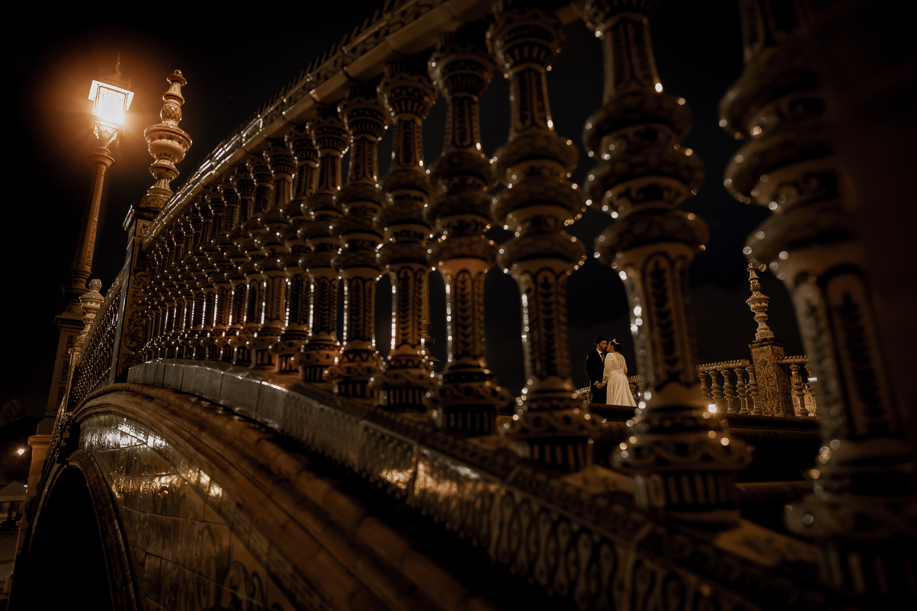 Post Boda de Marina y José en la Plaza de España de Sevilla. © Foto Aba 2022