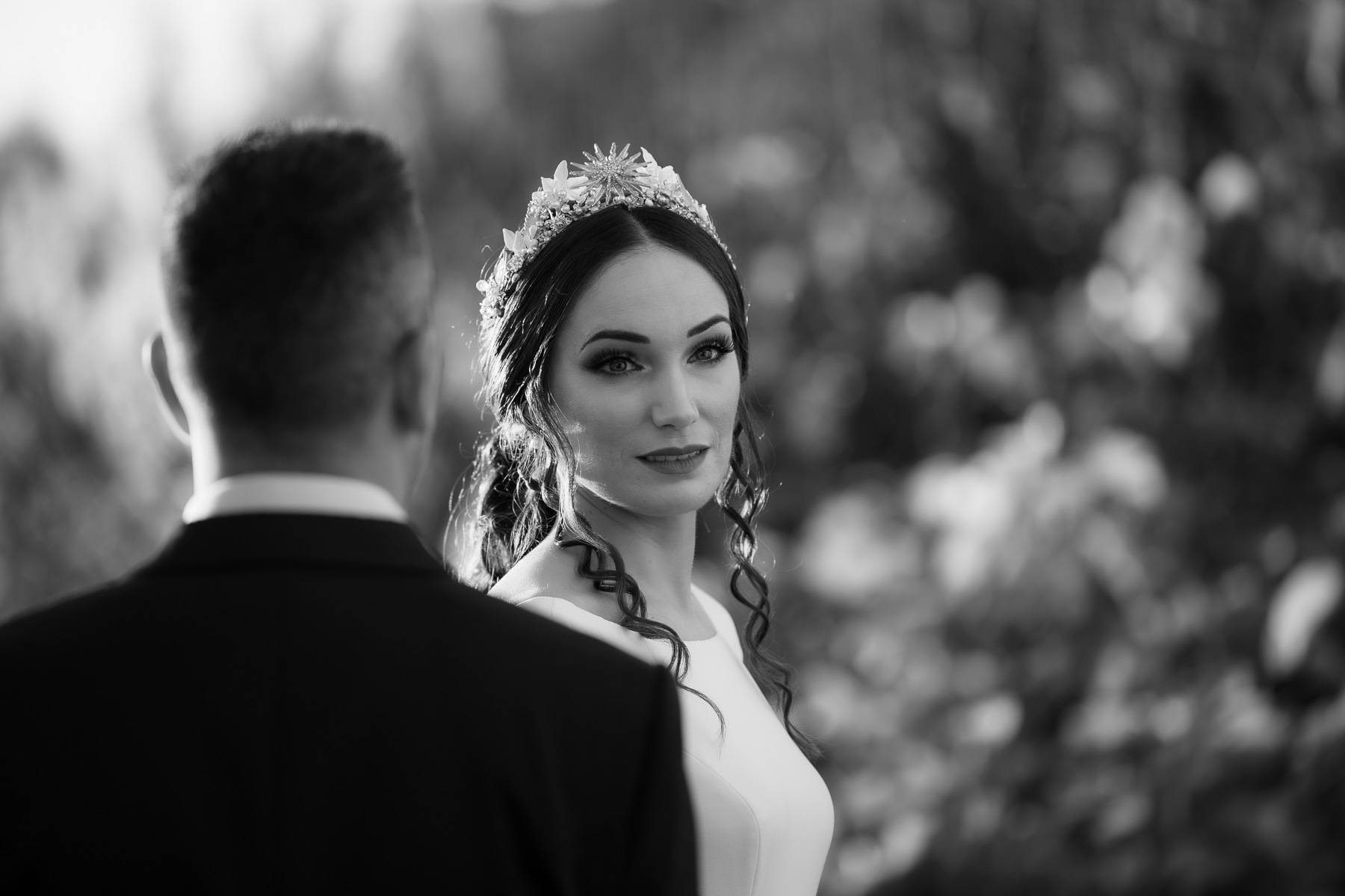 Post Boda en la Playa de la Muralla con Saray e Israel: Un Reportaje Inolvidable. ©Foto Alba 2022