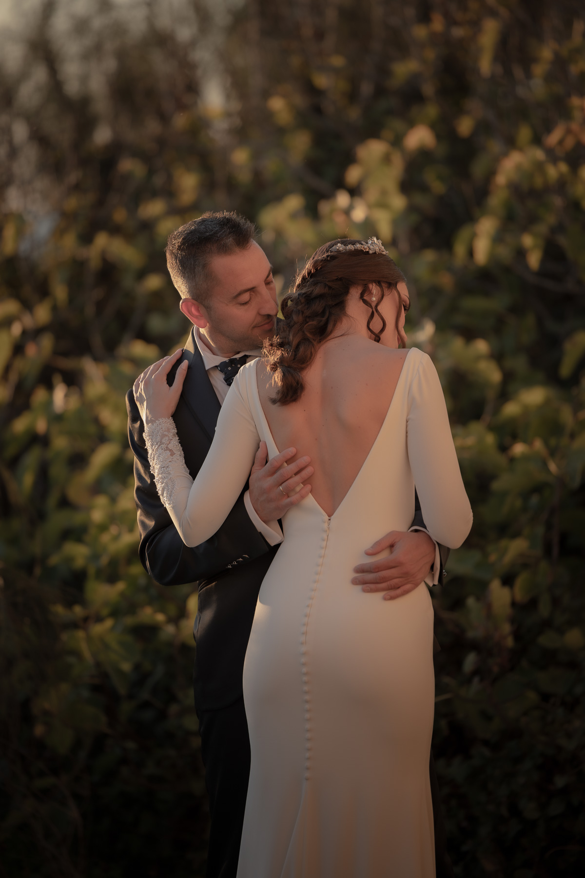 Post Boda en la Playa de la Muralla con Saray e Israel: Un Reportaje Inolvidable. ©Foto Alba 2022