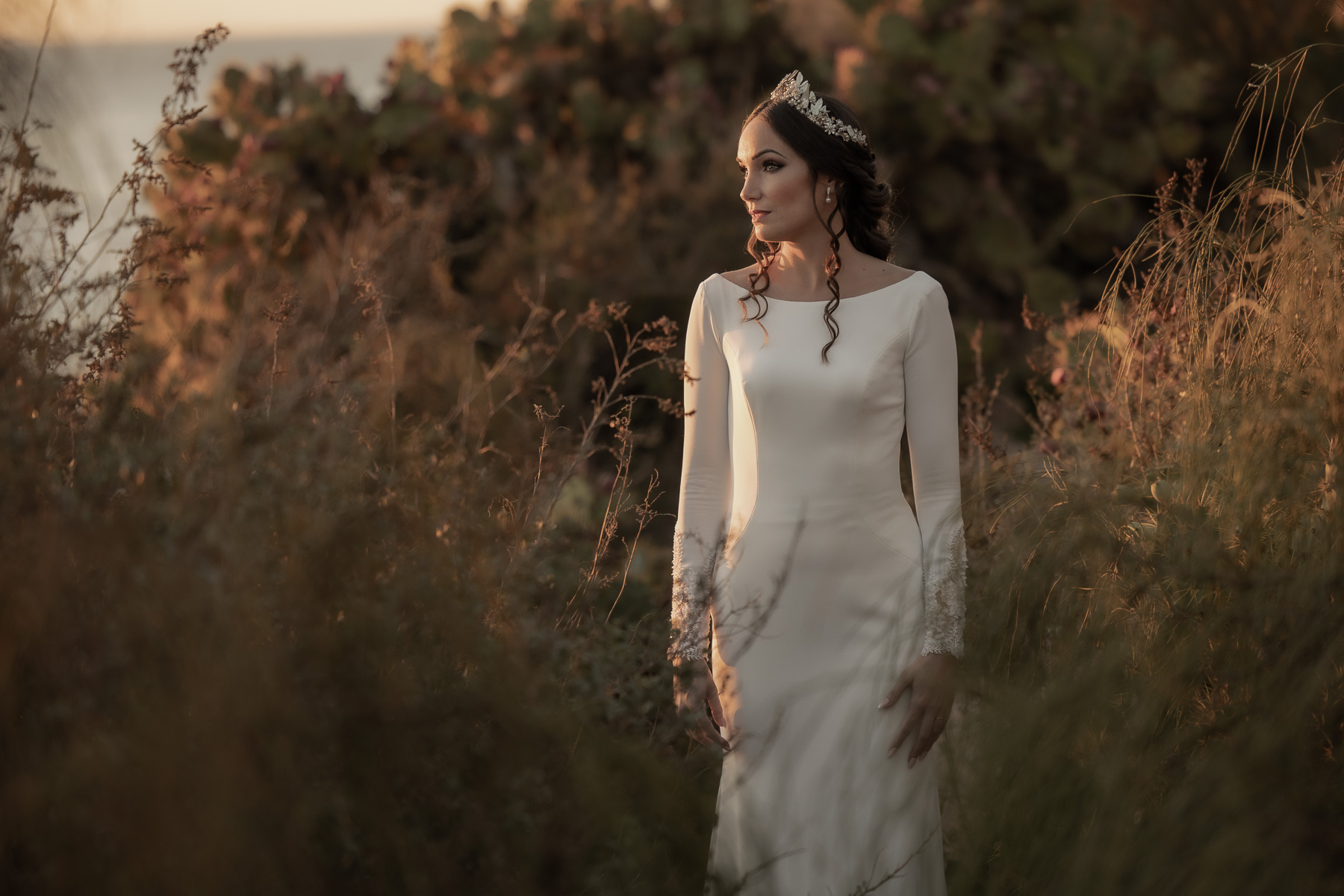 Post Boda en la Playa de la Muralla con Saray e Israel: Un Reportaje Inolvidable. ©Foto Alba 2022