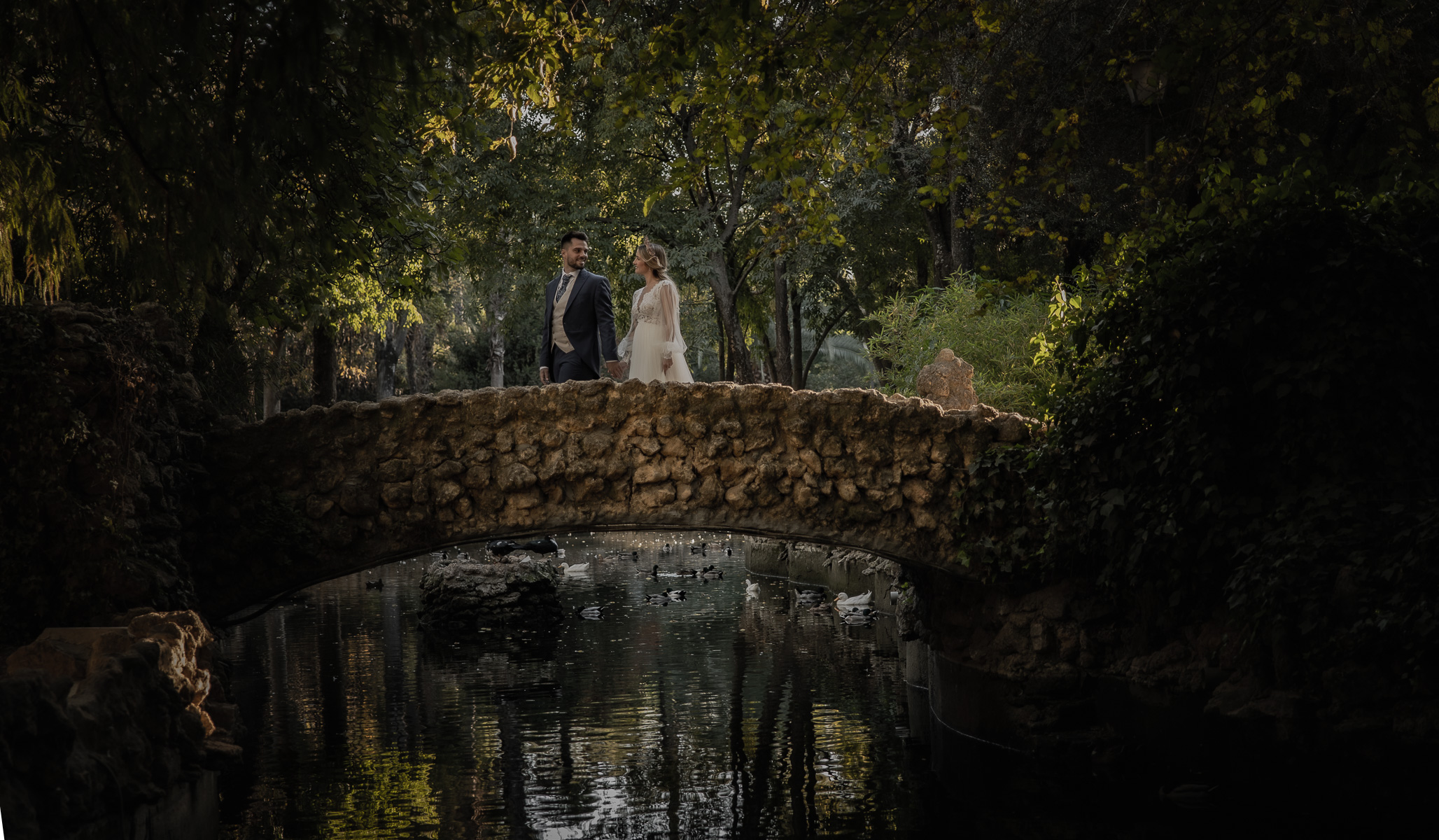 Trash the Dress en Sevilla: Post Boda Inolvidable en Andalucía. ©Foto Alba 2022