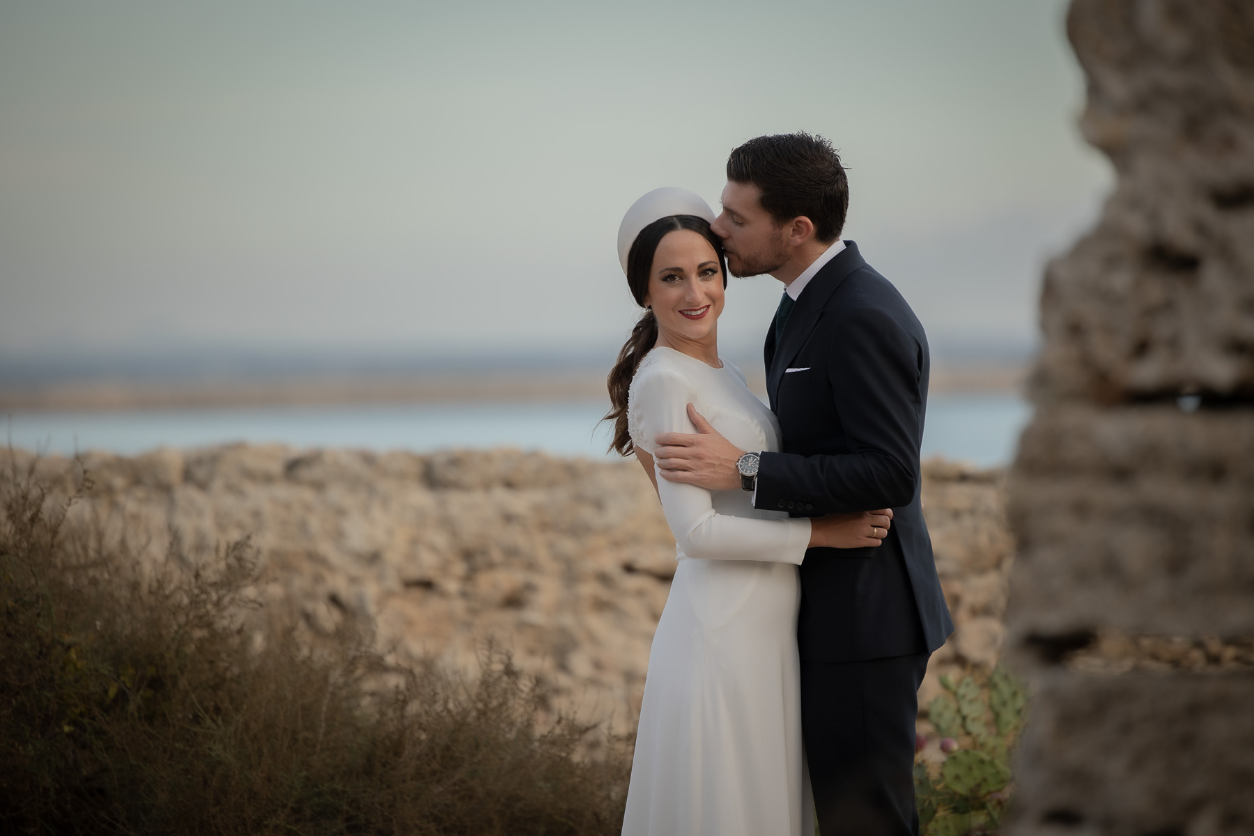 Postboda de Lola y Manuel en la playa de la Muralla, El Puerto de Santa María. © 2022 Foto Alba