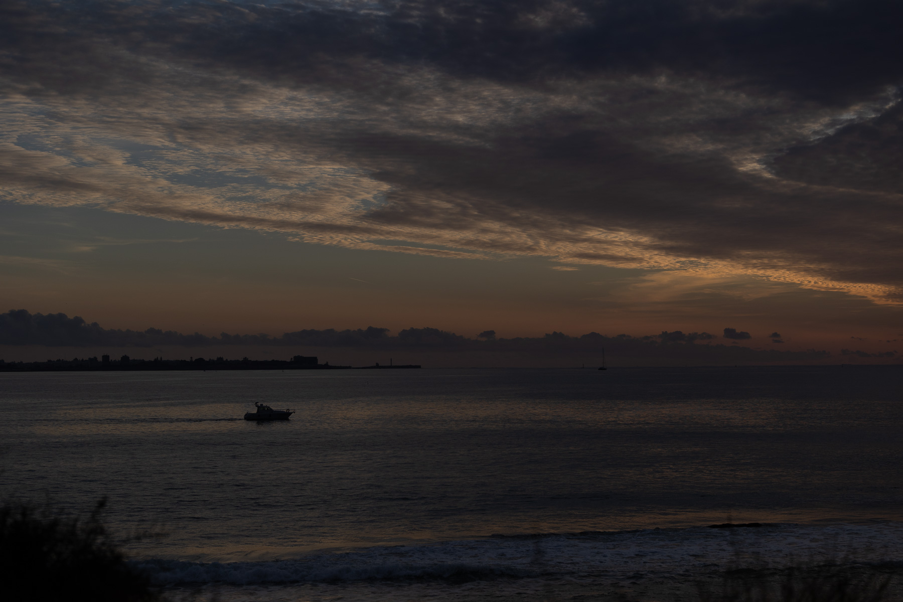 Postboda de Lola y Manuel en la playa de la Muralla, El Puerto de Santa María. © 2022 Foto Alba