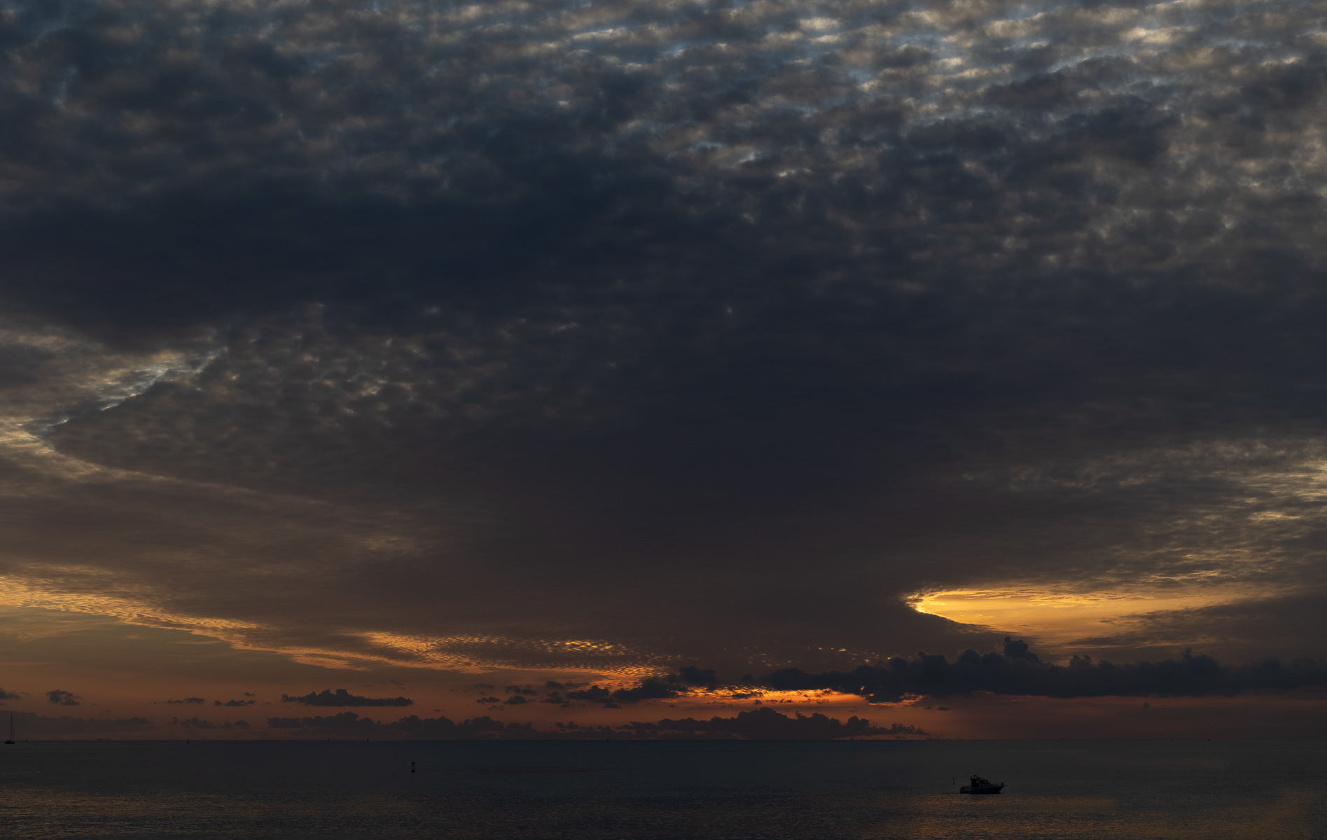 Postboda de Lola y Manuel en la playa de la Muralla, El Puerto de Santa María. © 2022 Foto Alba