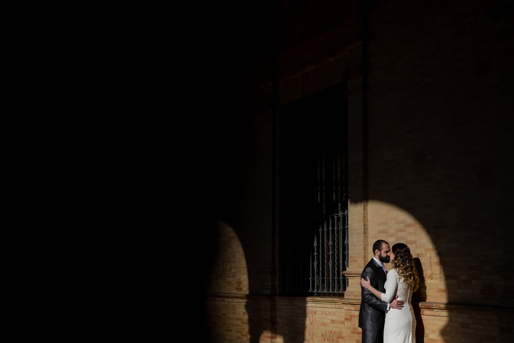 La Postboda de Cecilia y David en la Plaza de España de Sevilla. © 2022 Foto Alba