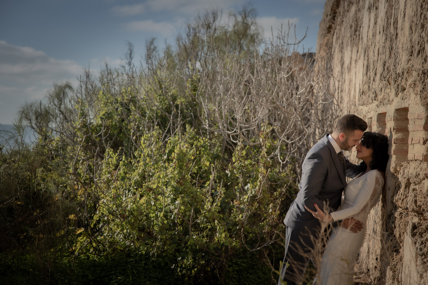 Sesión Post Boda en la Playa de la Muralla. Mª Paz y Borja. © 2023 Foto Alba