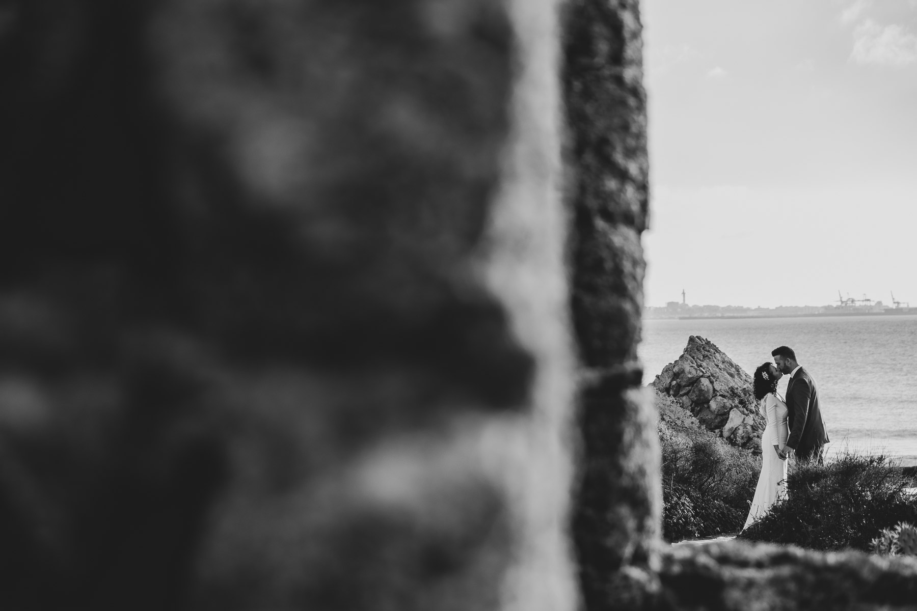 Sesión Post Boda en la Playa de la Muralla. Mª Paz y Borja. © 2023 Foto Alba