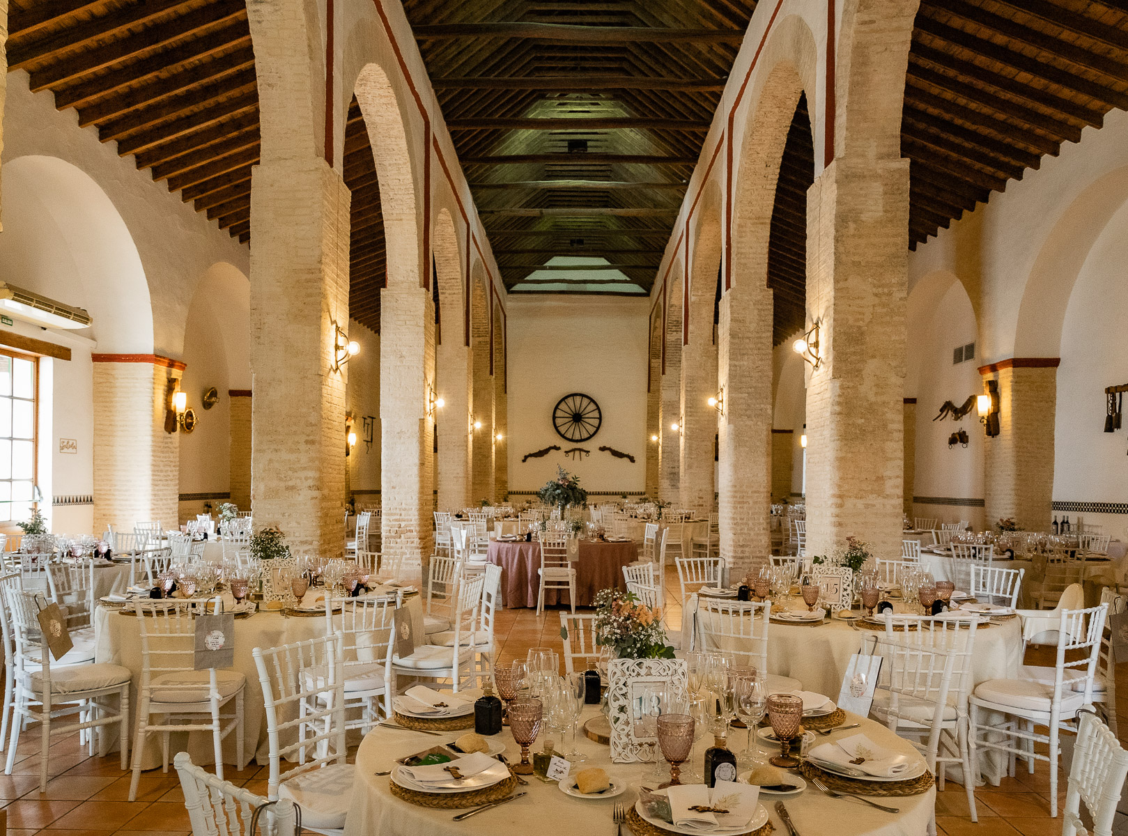 Salón del evento en Hacienda Torre de las Arcas. Boda en Sevilla