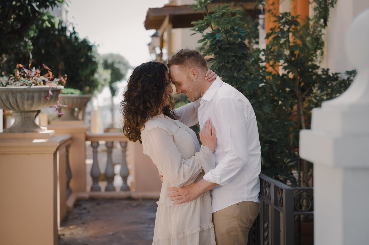 Fotos de Marcarena y Juan en su sesión preboda en Puerto Sherry, Cádiz. Fotógrafo de bodas en Cádiz