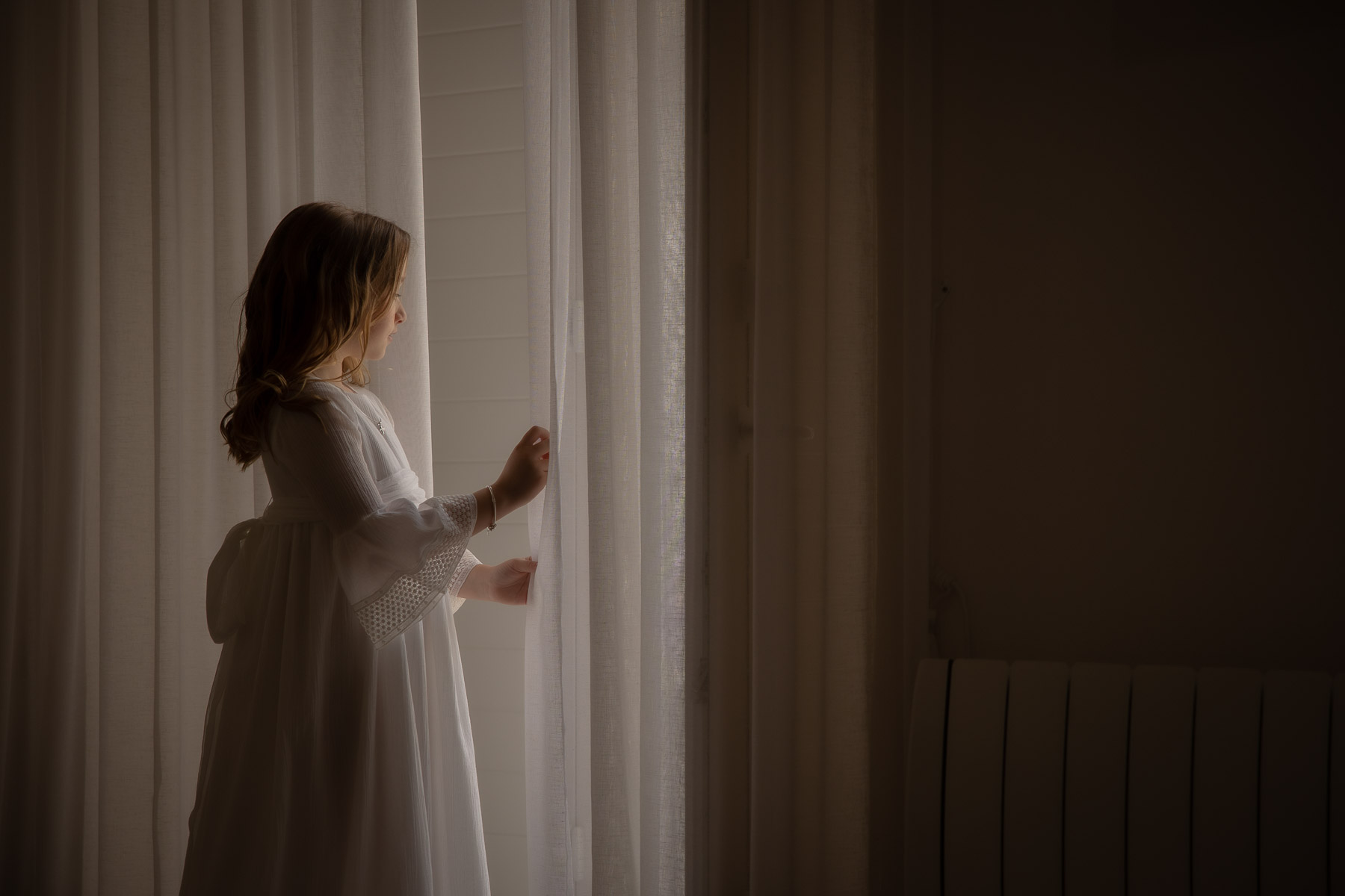 María José preparándose para su Primera Comunión, Ubrique (Cádiz)