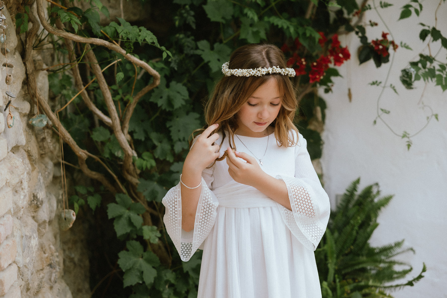 María José preparándose para su Primera Comunión, Ubrique (Cádiz)