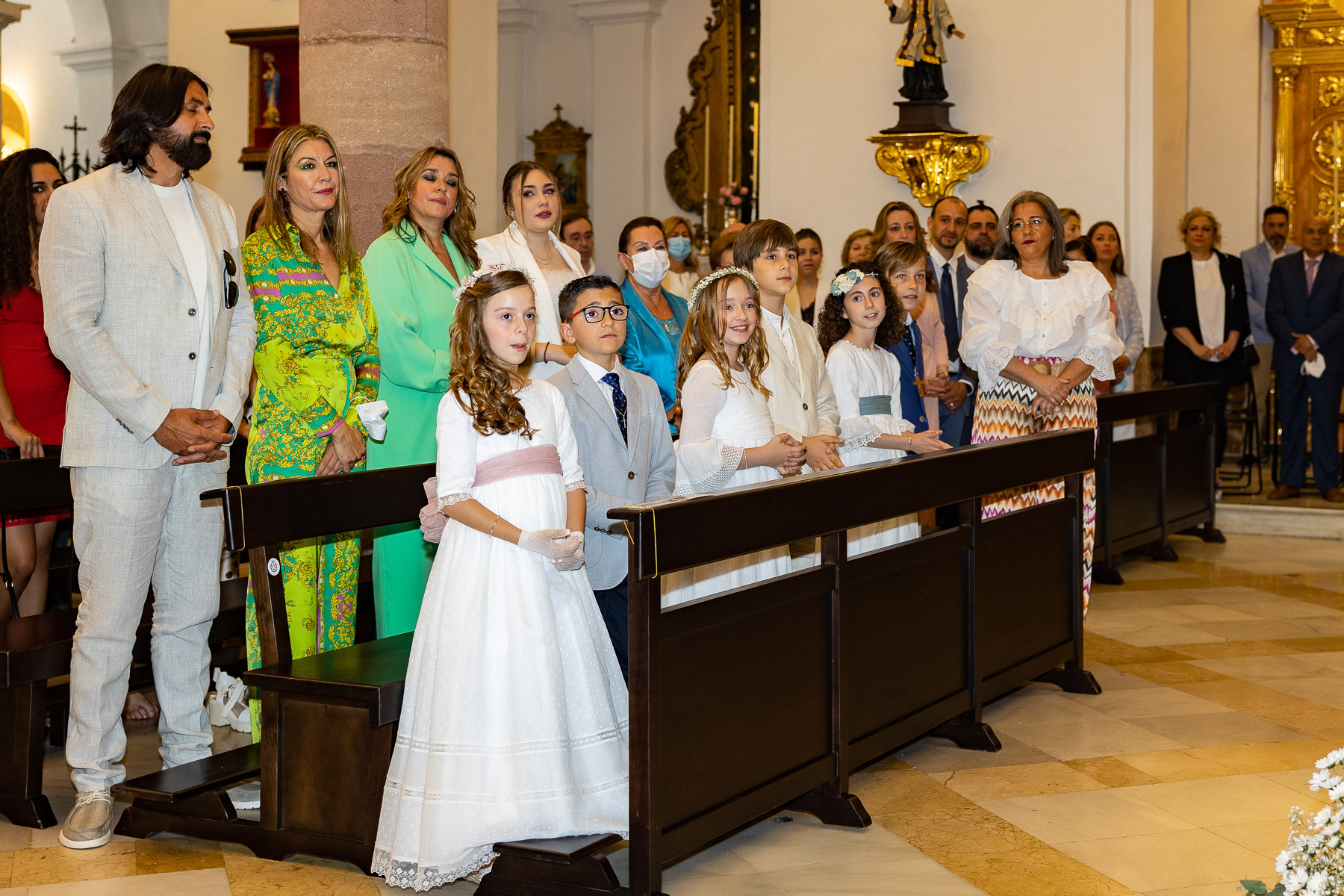 Primera Comunión de María José. Interior de la iglesia de Ubrique (Cádiz)