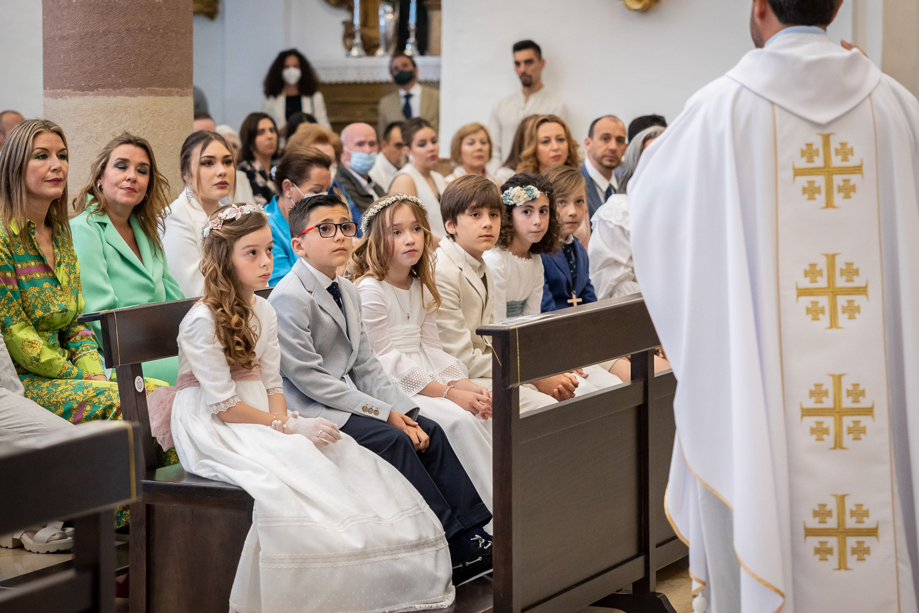 Primera Comunión de María José. Interior de la iglesia de Ubrique (Cádiz)