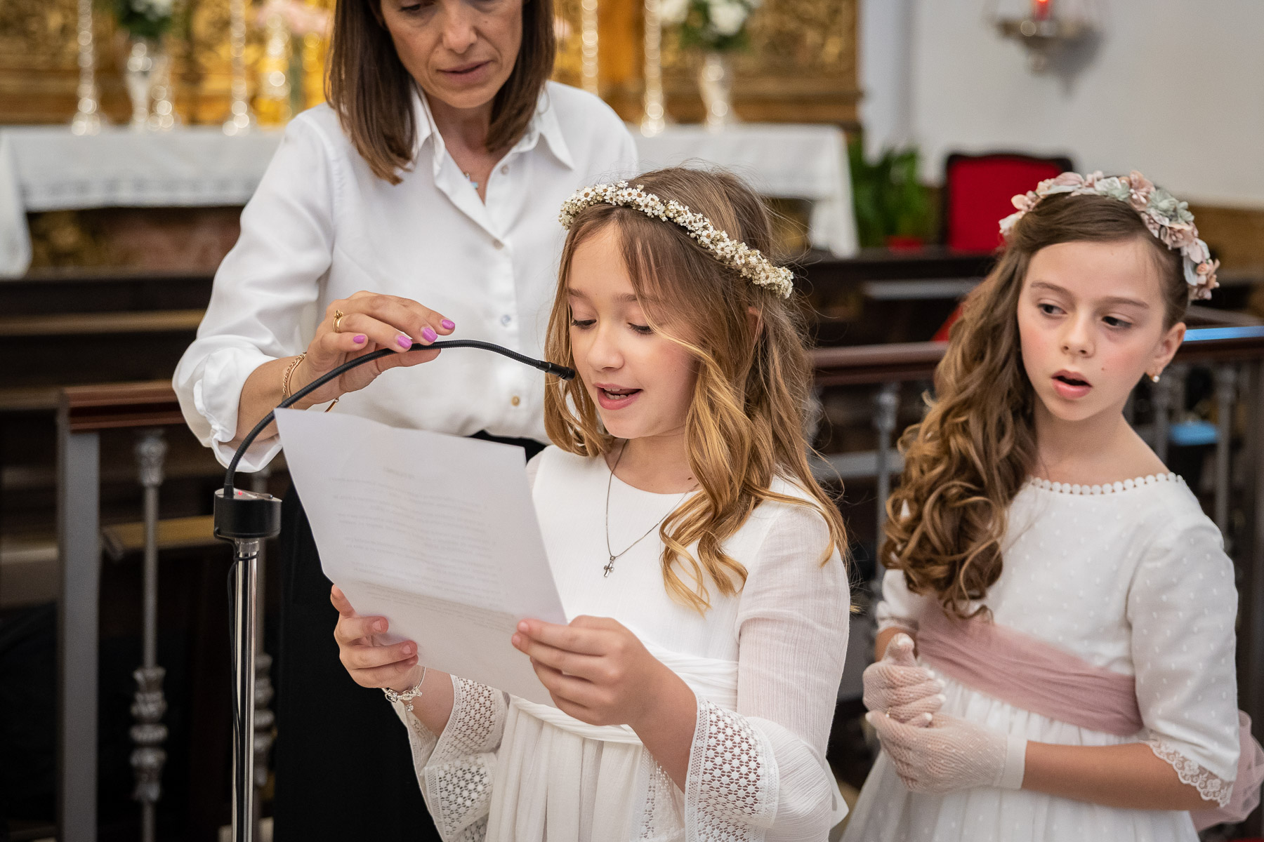 Primera Comunión de María José. Interior de la iglesia de Ubrique (Cádiz)