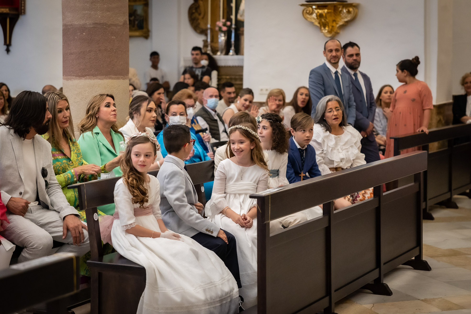 Primera Comunión de María José. Interior de la iglesia de Ubrique (Cádiz)