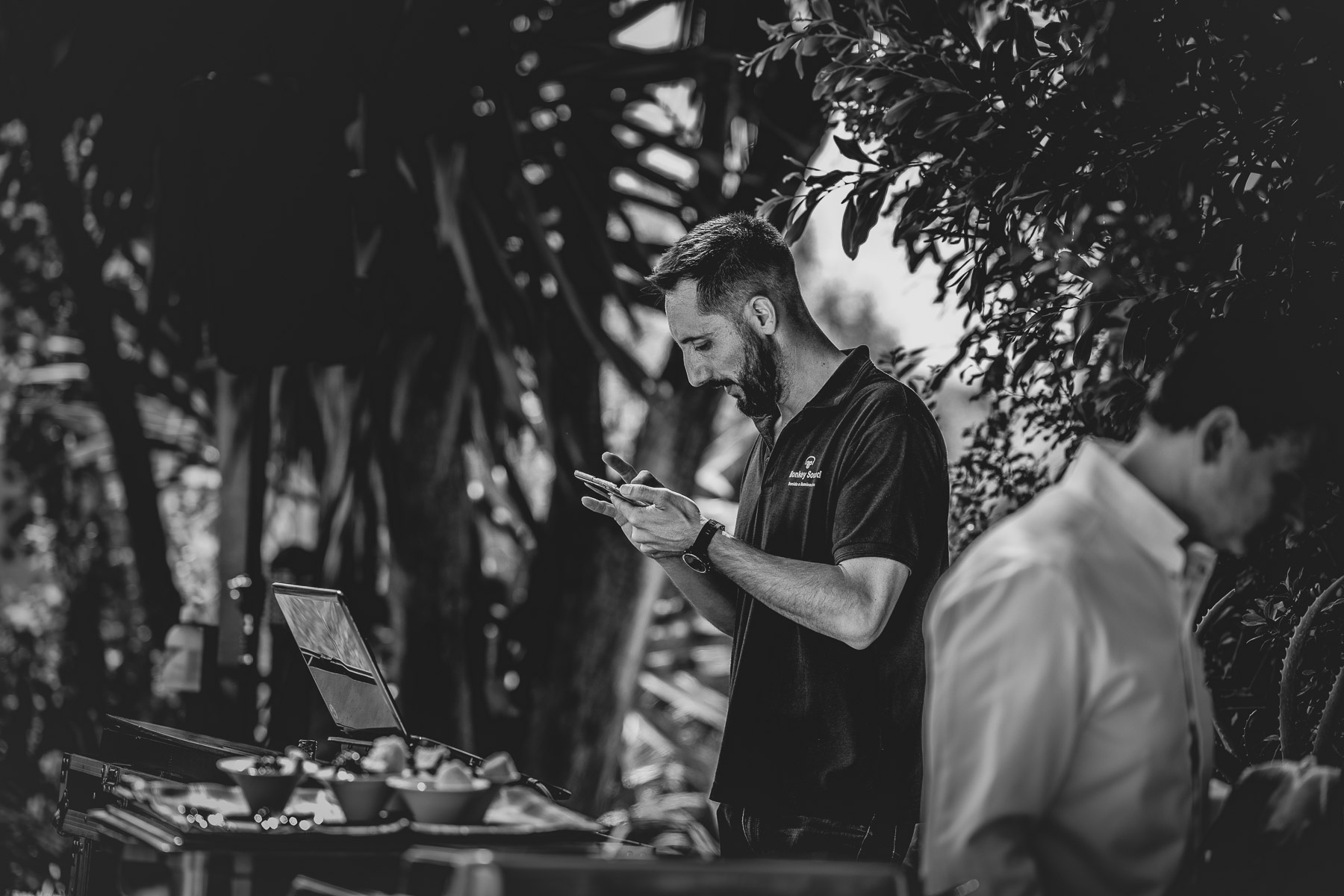 Blanco y negro de invitados en la Celebración de la Primera Comunión de María José, El Bosque (Cádiz)