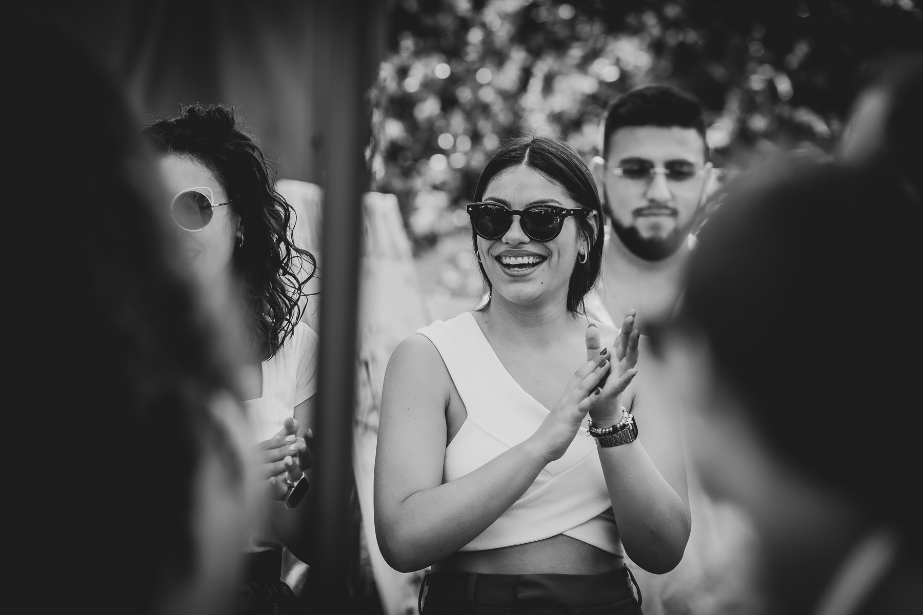 Blanco y negro de invitados en la Celebración de la Primera Comunión de María José, El Bosque (Cádiz)