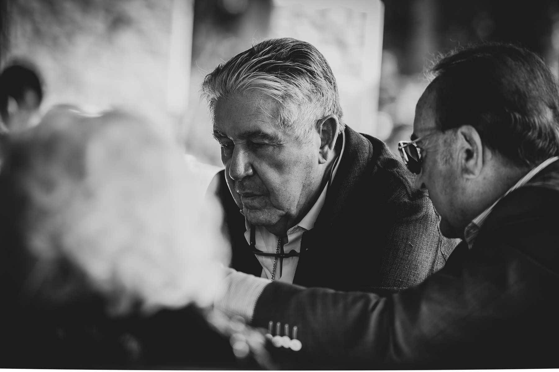 Blanco y negro de invitados en la Celebración de la Primera Comunión de María José, El Bosque (Cádiz)