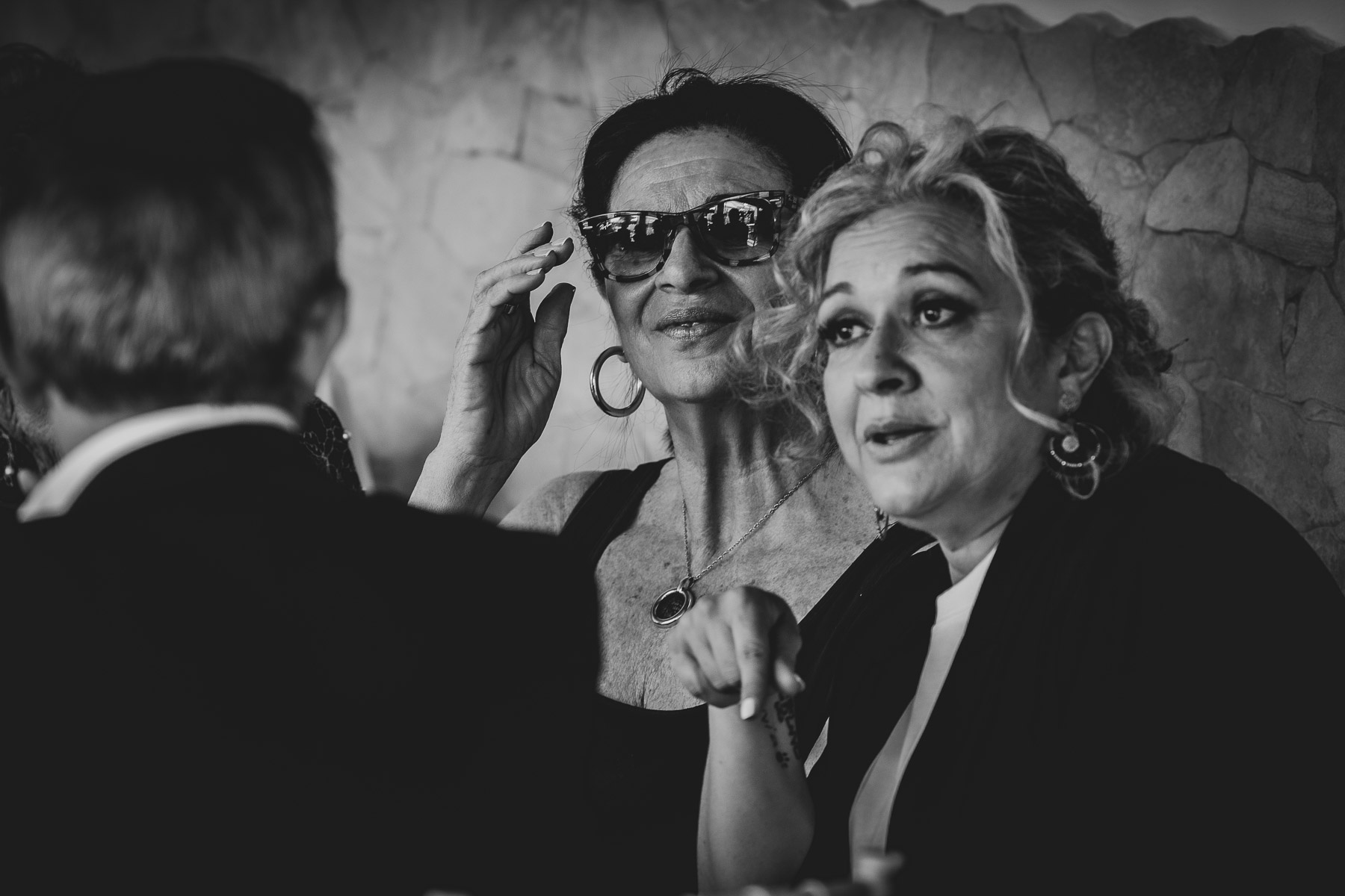 Blanco y negro de invitados en la Celebración de la Primera Comunión de María José, El Bosque (Cádiz)