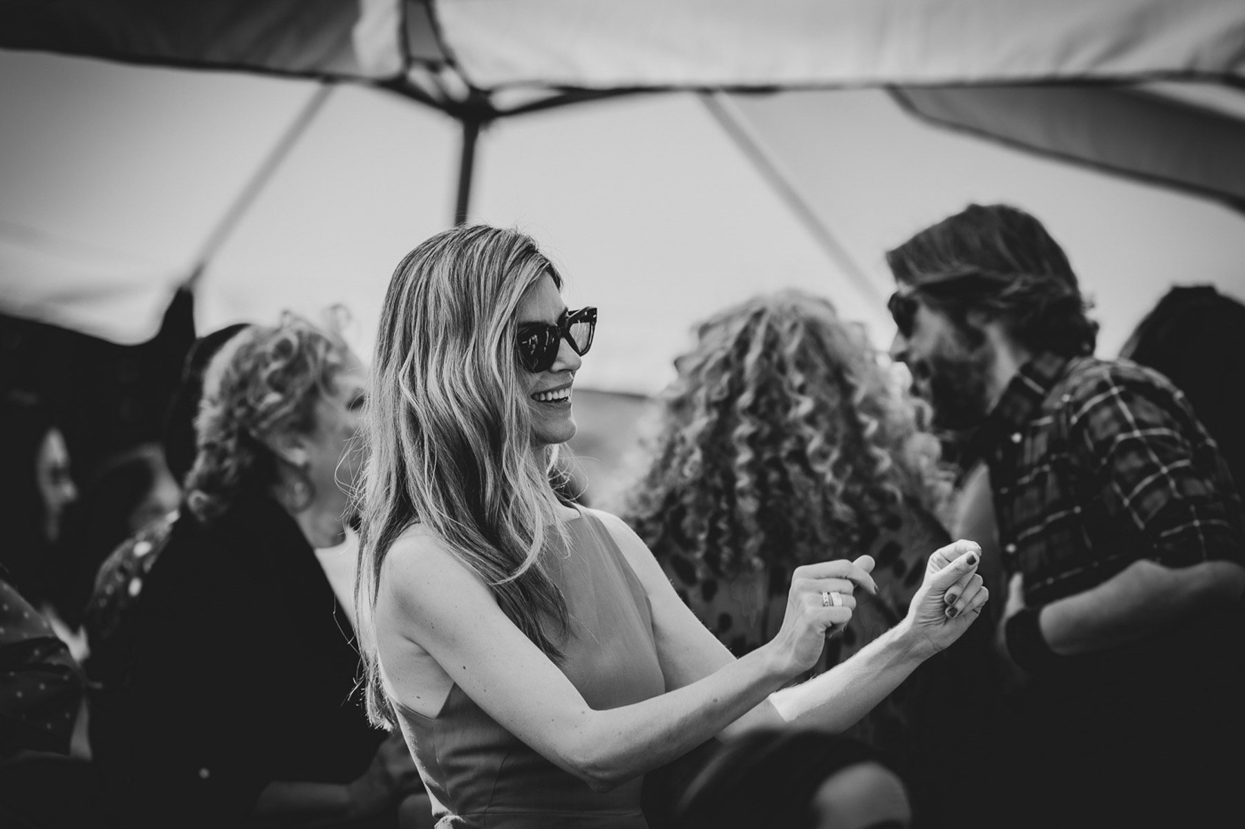 Blanco y negro de invitados en la Celebración de la Primera Comunión de María José, El Bosque (Cádiz)