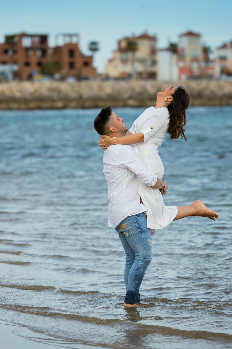 Sesión de fotos de preboda en la playa