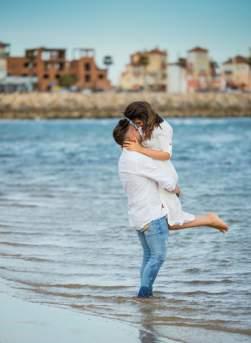 Sesión de fotos de preboda en la playa