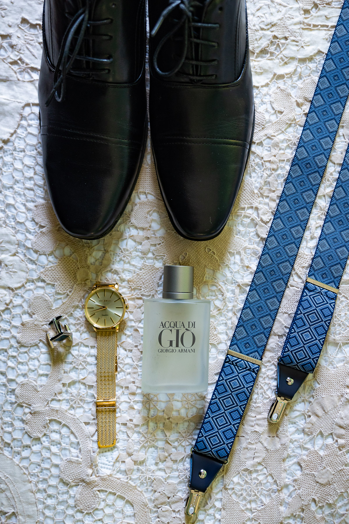 Complementos y accesorios del novio. Boda de  Manuel y Ara en Sevilla