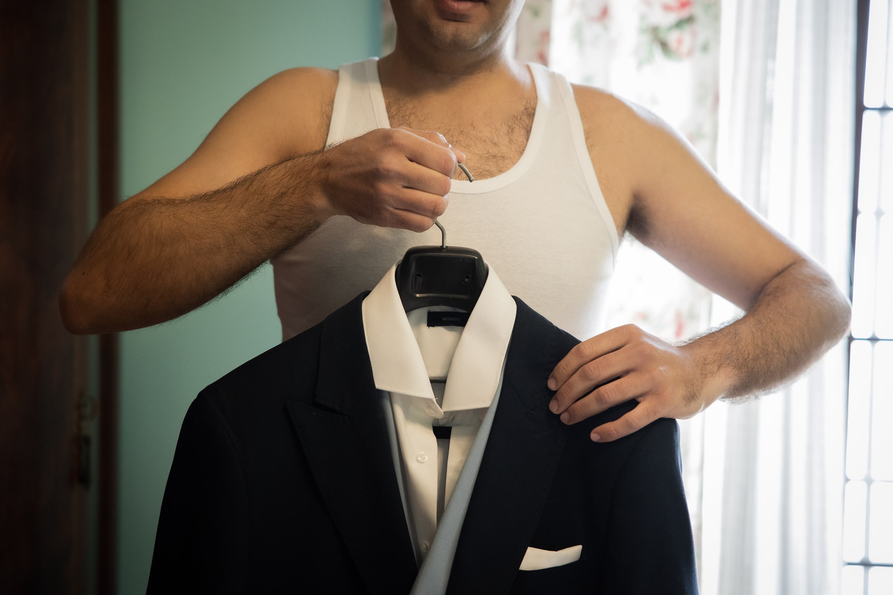 detalle del chaqué de Manuel. Boda en Sevilla