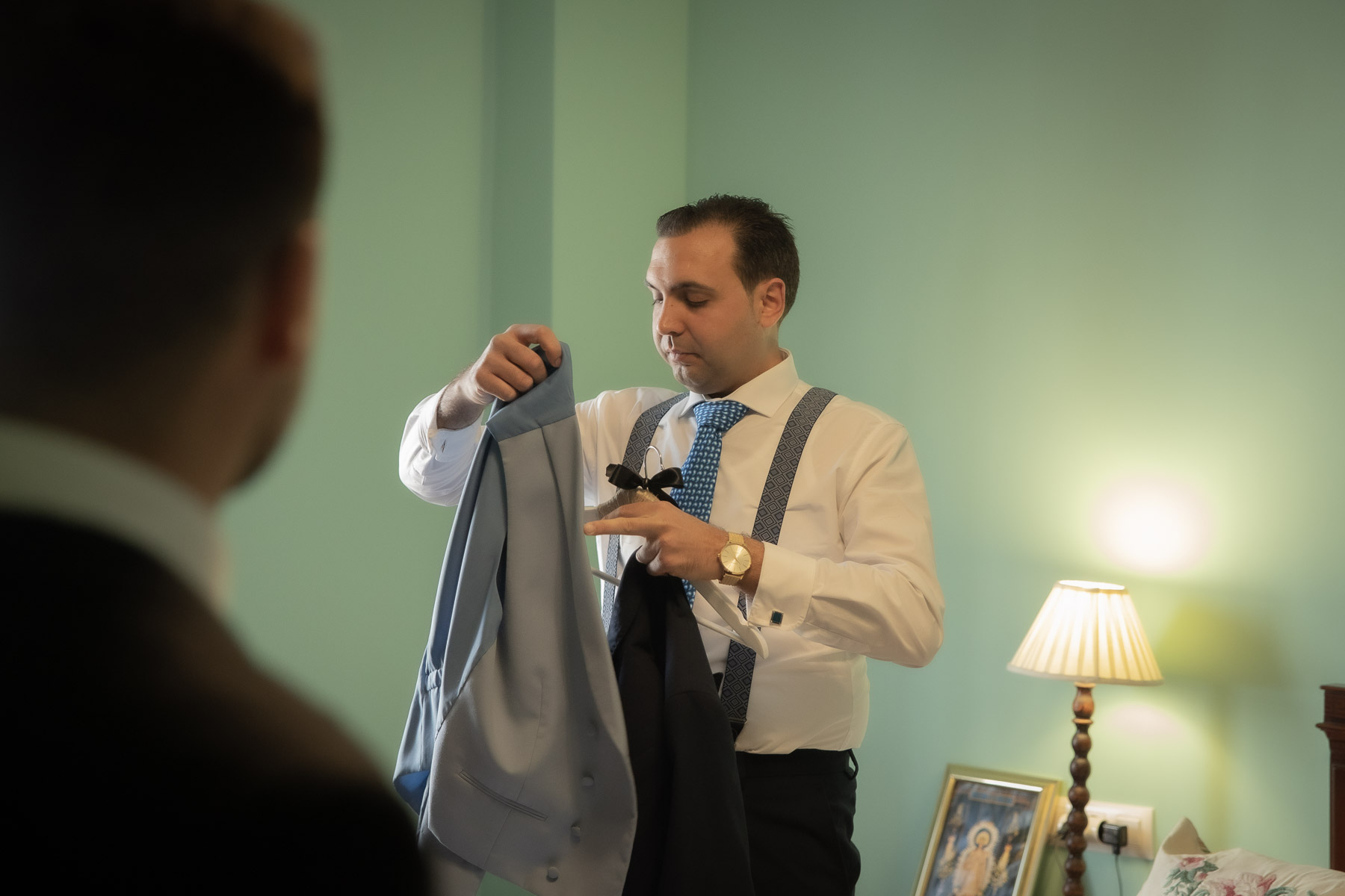 Manuel durante los preparativos para su boda