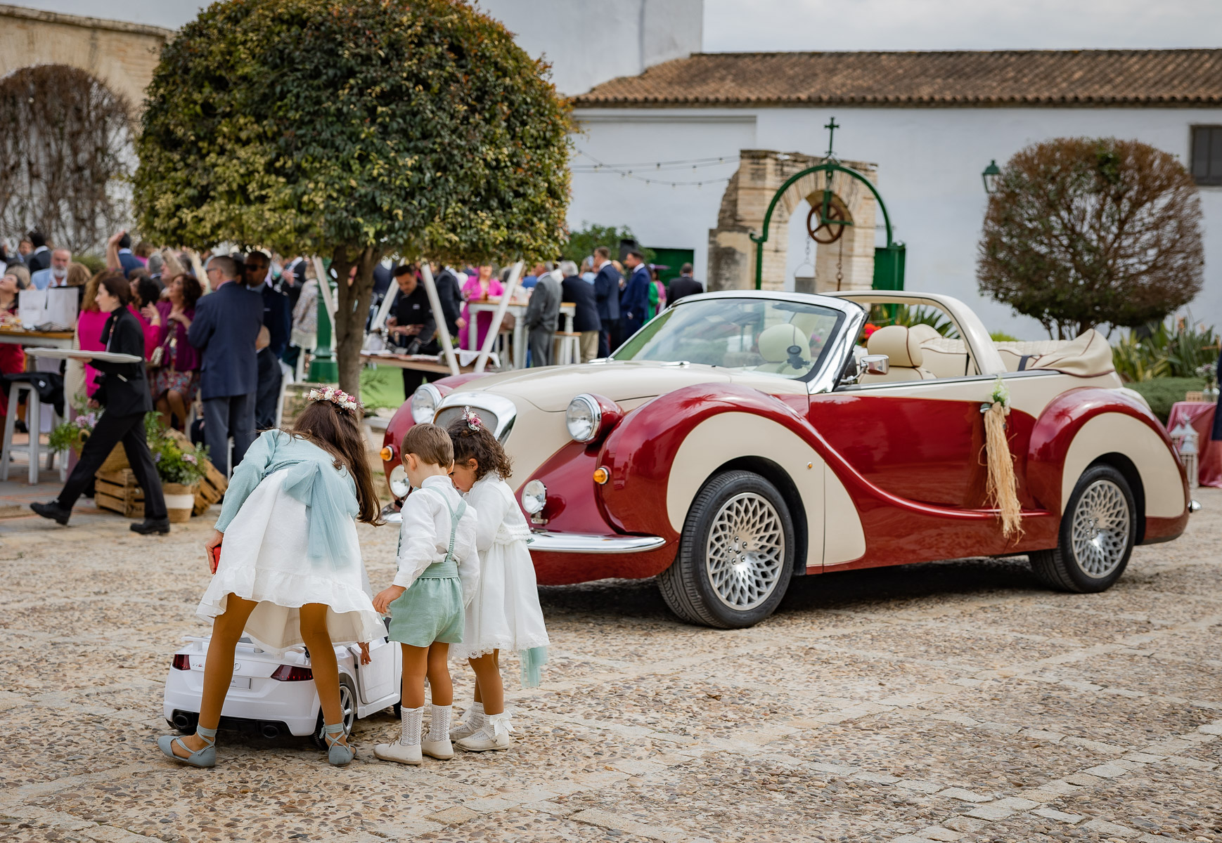 Celebración de la boda de Ara y Manuel en Hacienda Torre de Arcas, Bollullo de la Mitación, Sevilla