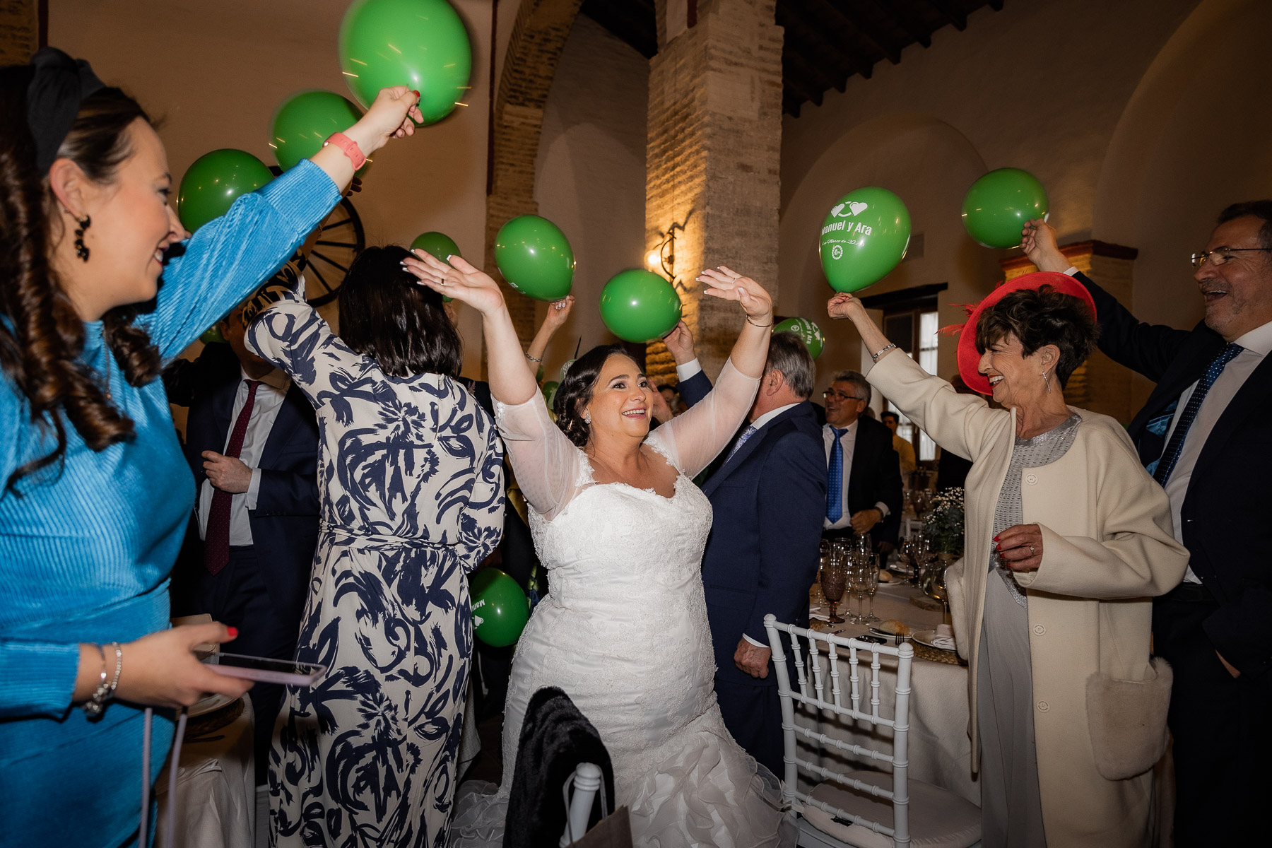 Celebración de la boda de Ara y Manuel en Hacienda Torre de Arcas, Bollullo de la Mitación, Sevilla