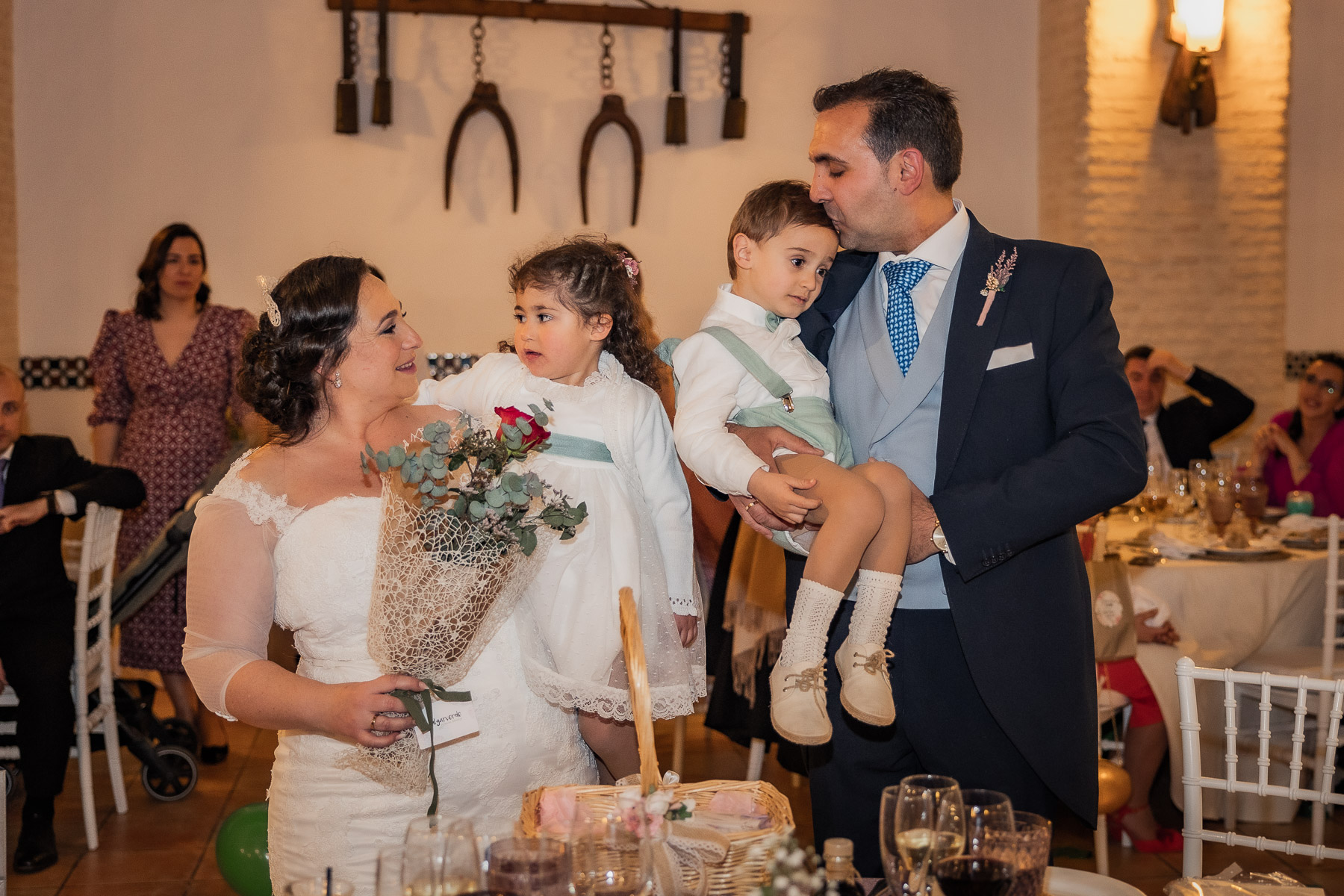 Celebración de la boda de Ara y Manuel en Hacienda Torre de Arcas, Bollullo de la Mitación, Sevilla