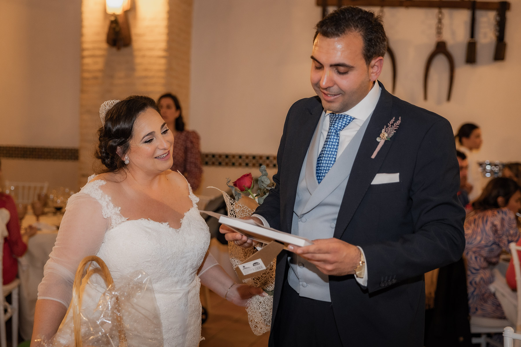 Celebración de la boda de Ara y Manuel en Hacienda Torre de Arcas, Bollullo de la Mitación, Sevilla