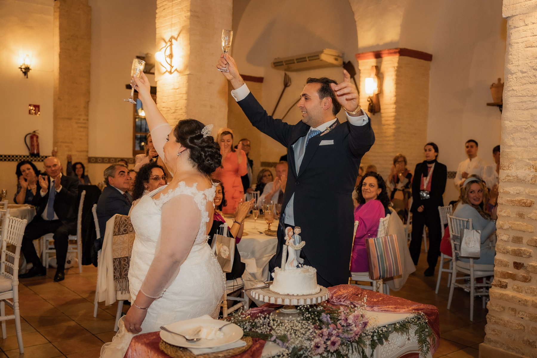 Celebración de la boda de Ara y Manuel en Hacienda Torre de Arcas, Bollullo de la Mitación, Sevilla